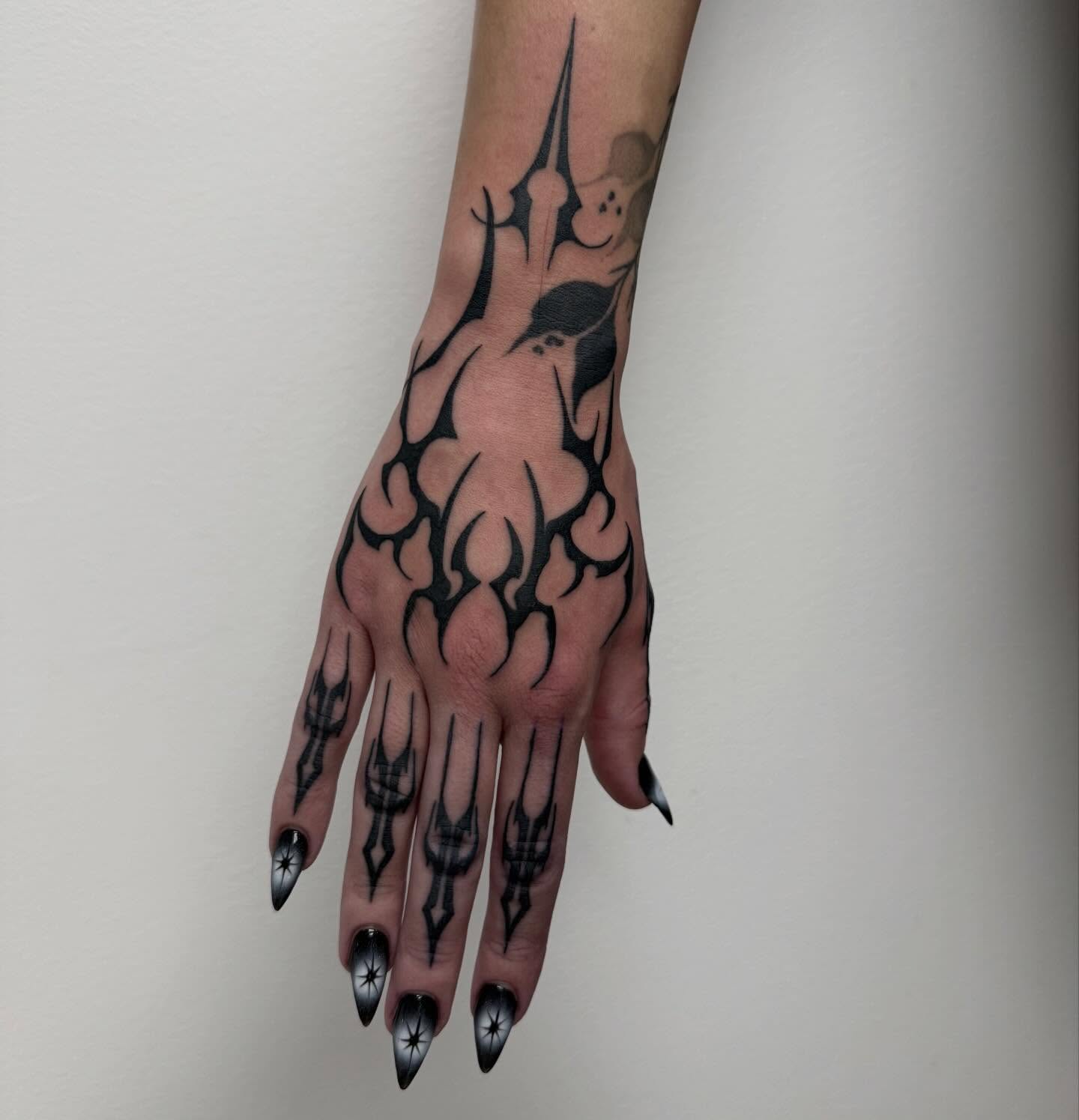 Tattoo by @tattedbycamryn โ tribal