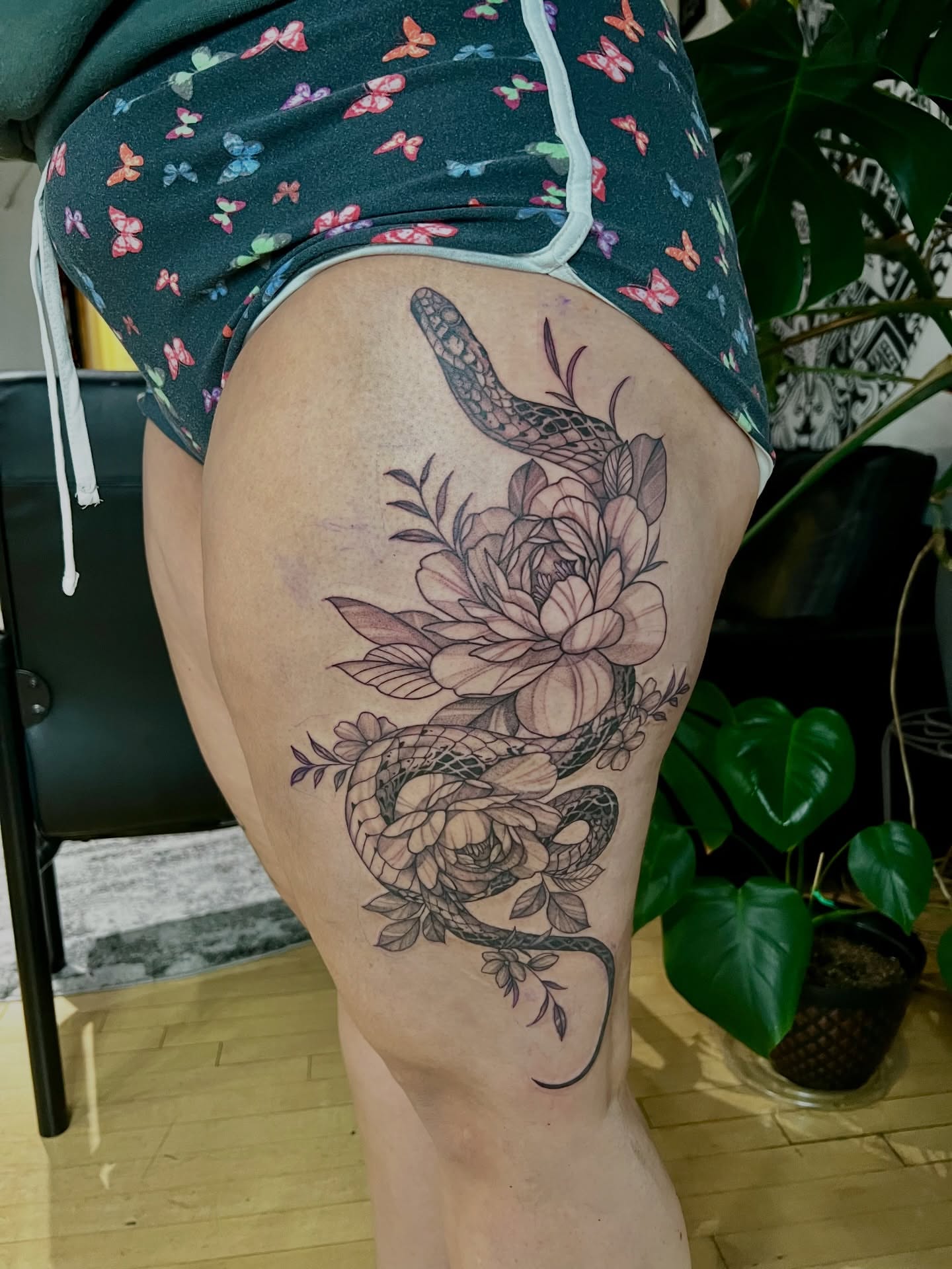 Tattoo by @lovelyinink_ — black_and_grey