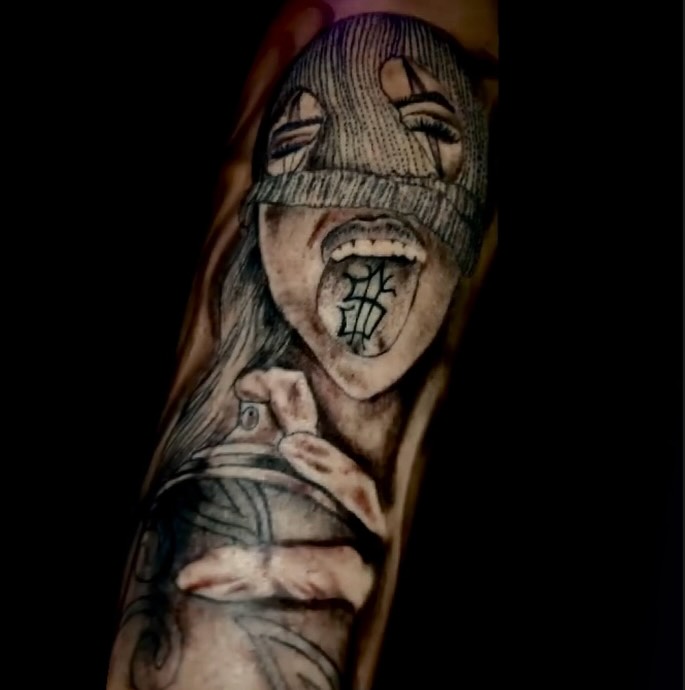 Tattoo by @mami_g_tat2z — dotwork, realism