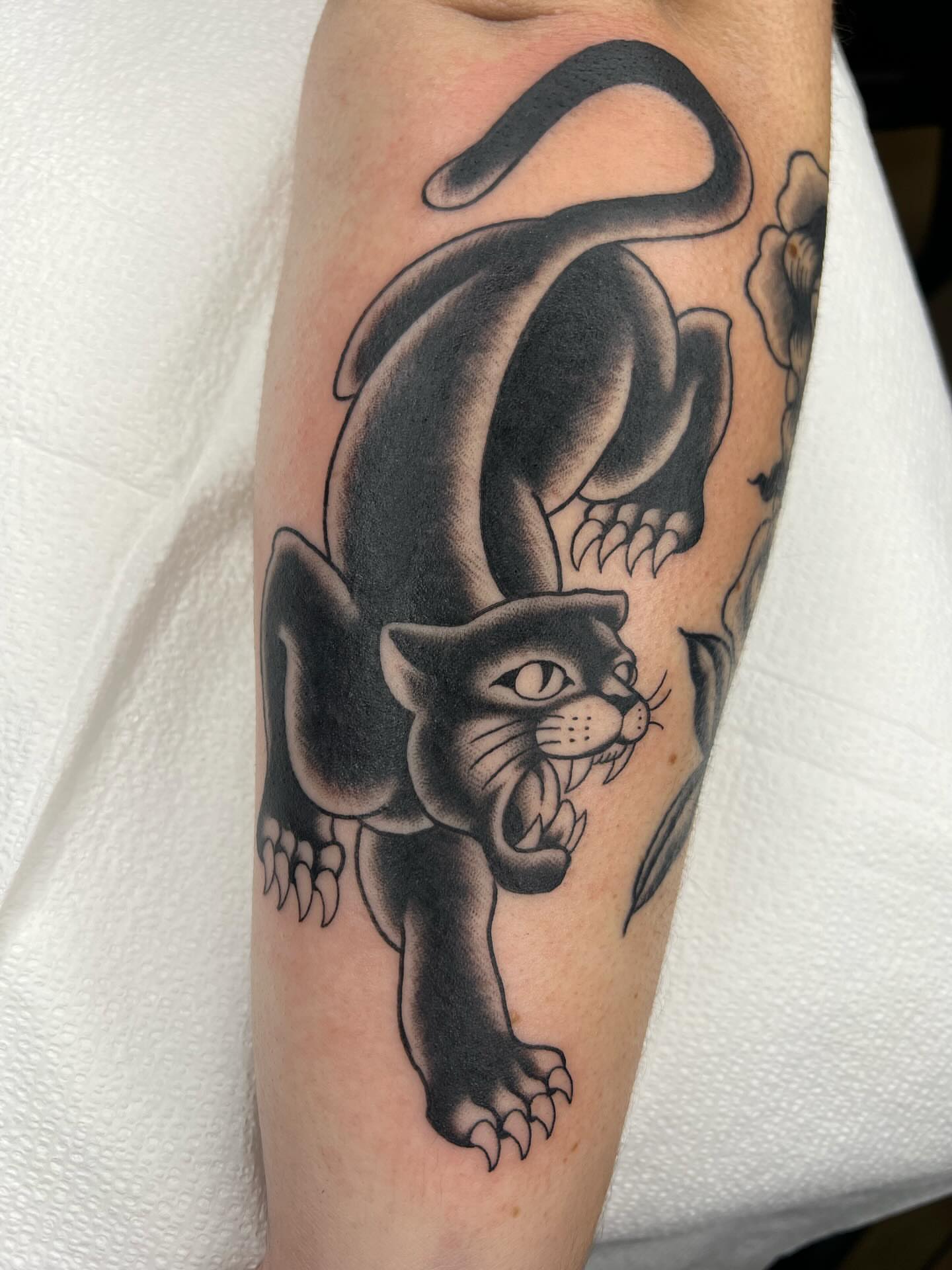Tattoo by @hannahtattana — black_and_grey