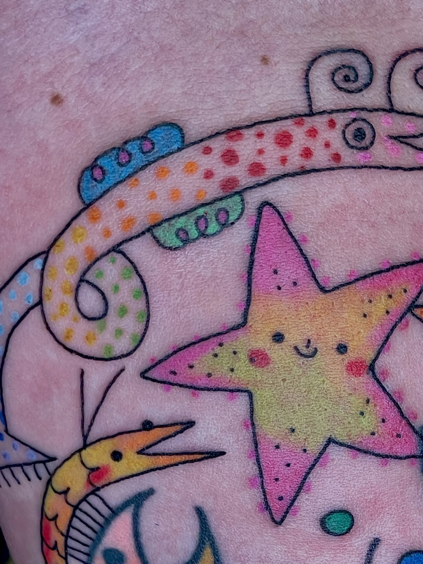 Tattoo by @youniseaweed — dotwork, new_school
