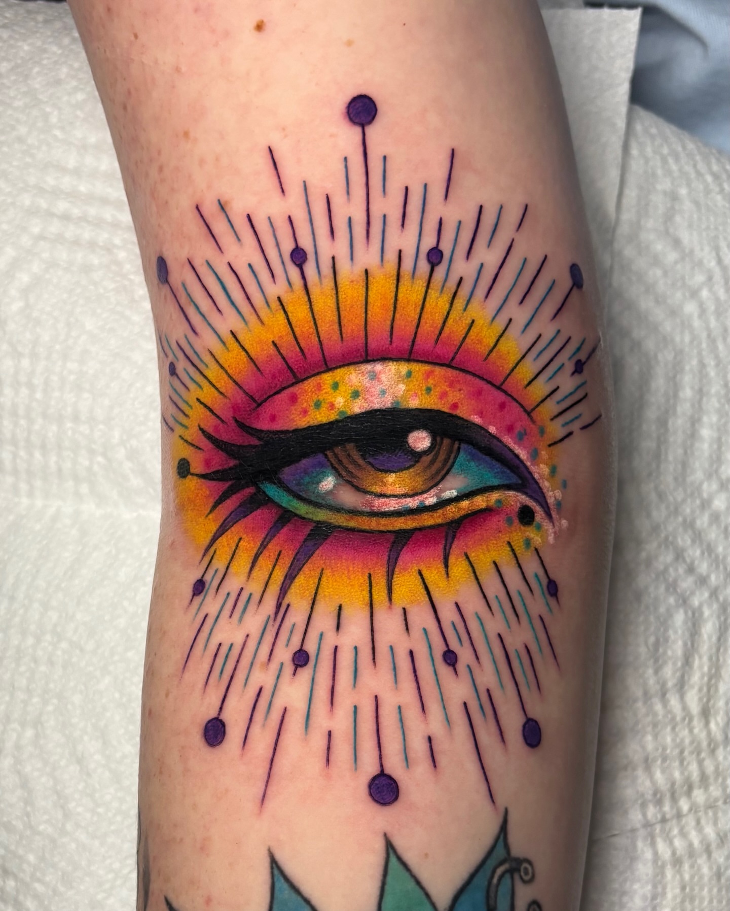 Tattoo by @alexfarsalla — dotwork, new_school
