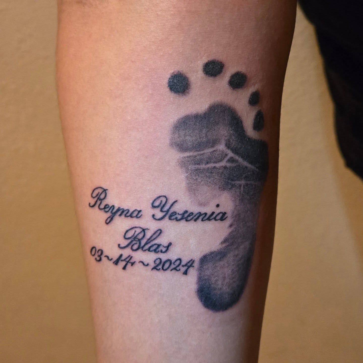 Baby footprint dotwork tattoo on the forearm by Jose G. Rubio Tattoo Artist πΊπ²ππ¨π¦