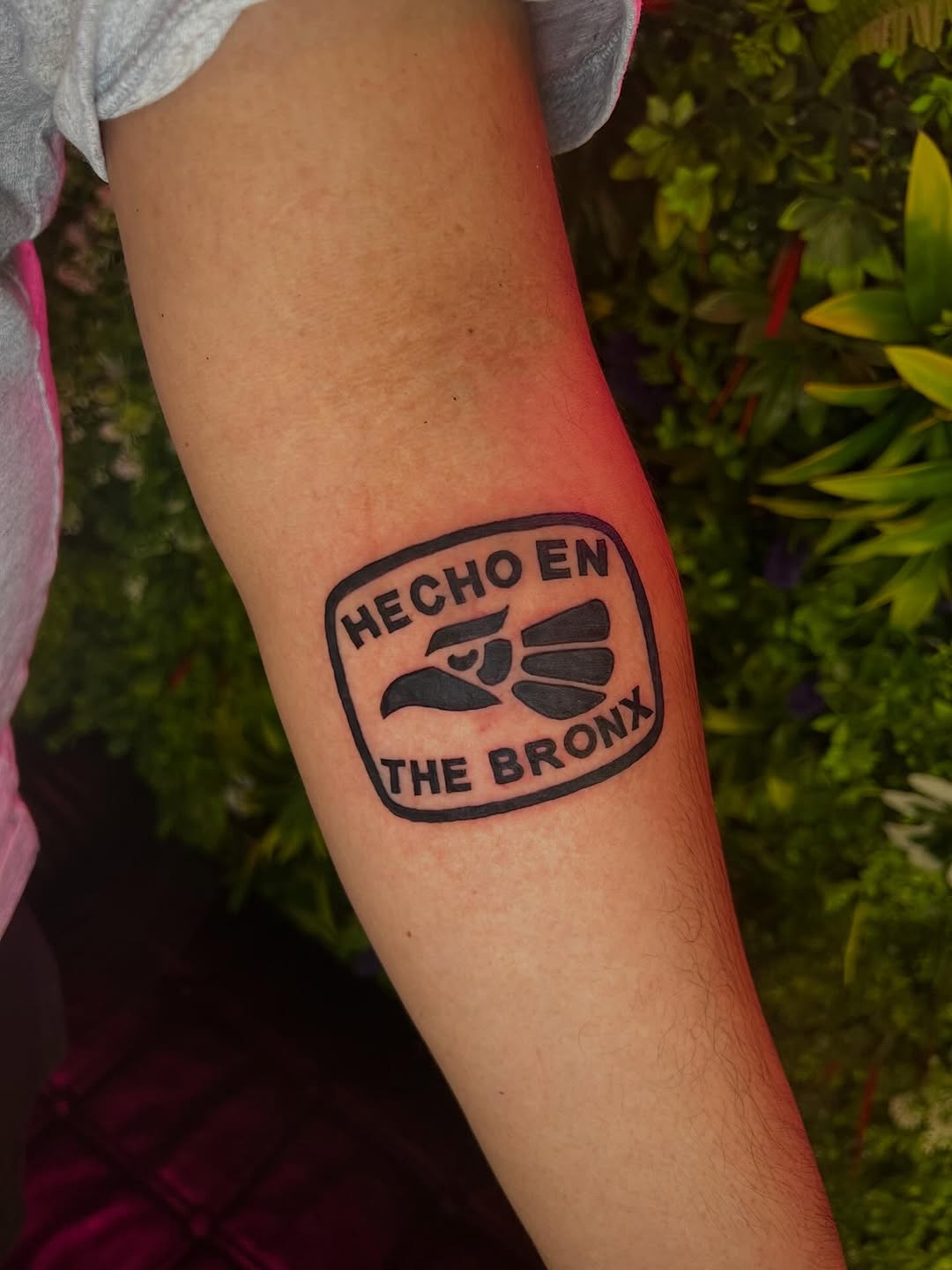 Hecho en the Bronx logo tattoo on the forearm by ๐๐ข๐ฃ๐ฑ ๐๐ฆ๐ฑ๐ฌ ๐๏ธ