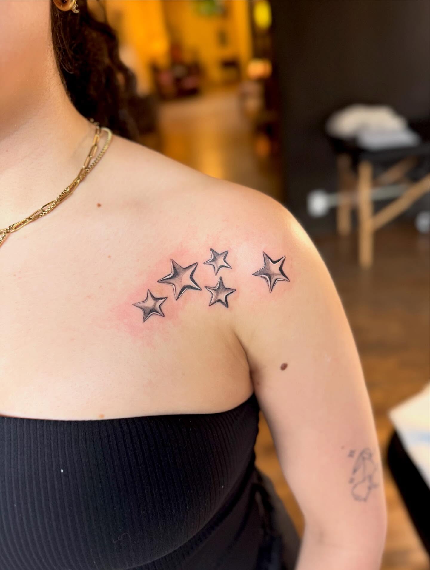 Tattoo by @lilztatz — black_and_grey