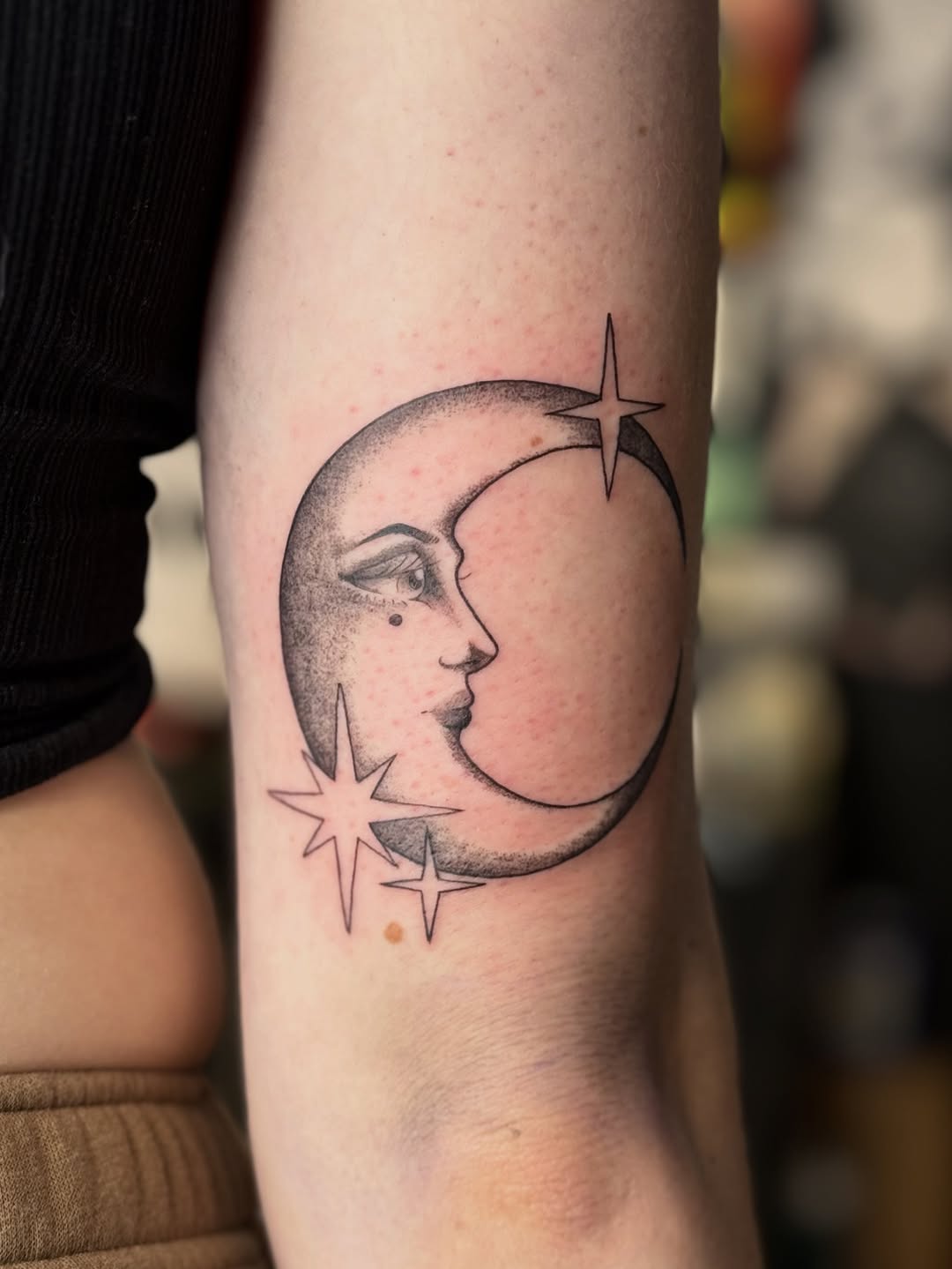 Tattoo by @smallpoke โ fine_line, black_and_grey