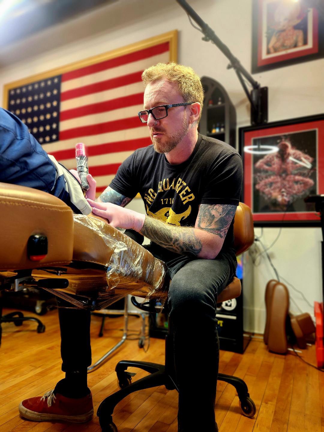 Tattoo artist American traditional tattoo on the upper arm by steven
