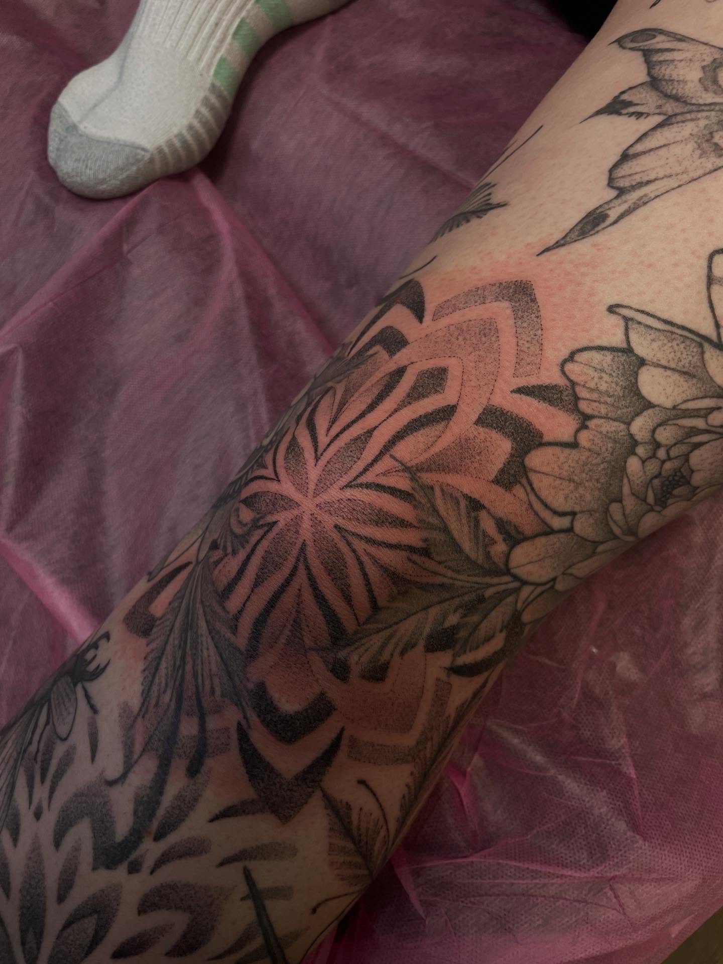Tattoo by @_sinnertattoos — dotwork, geometric