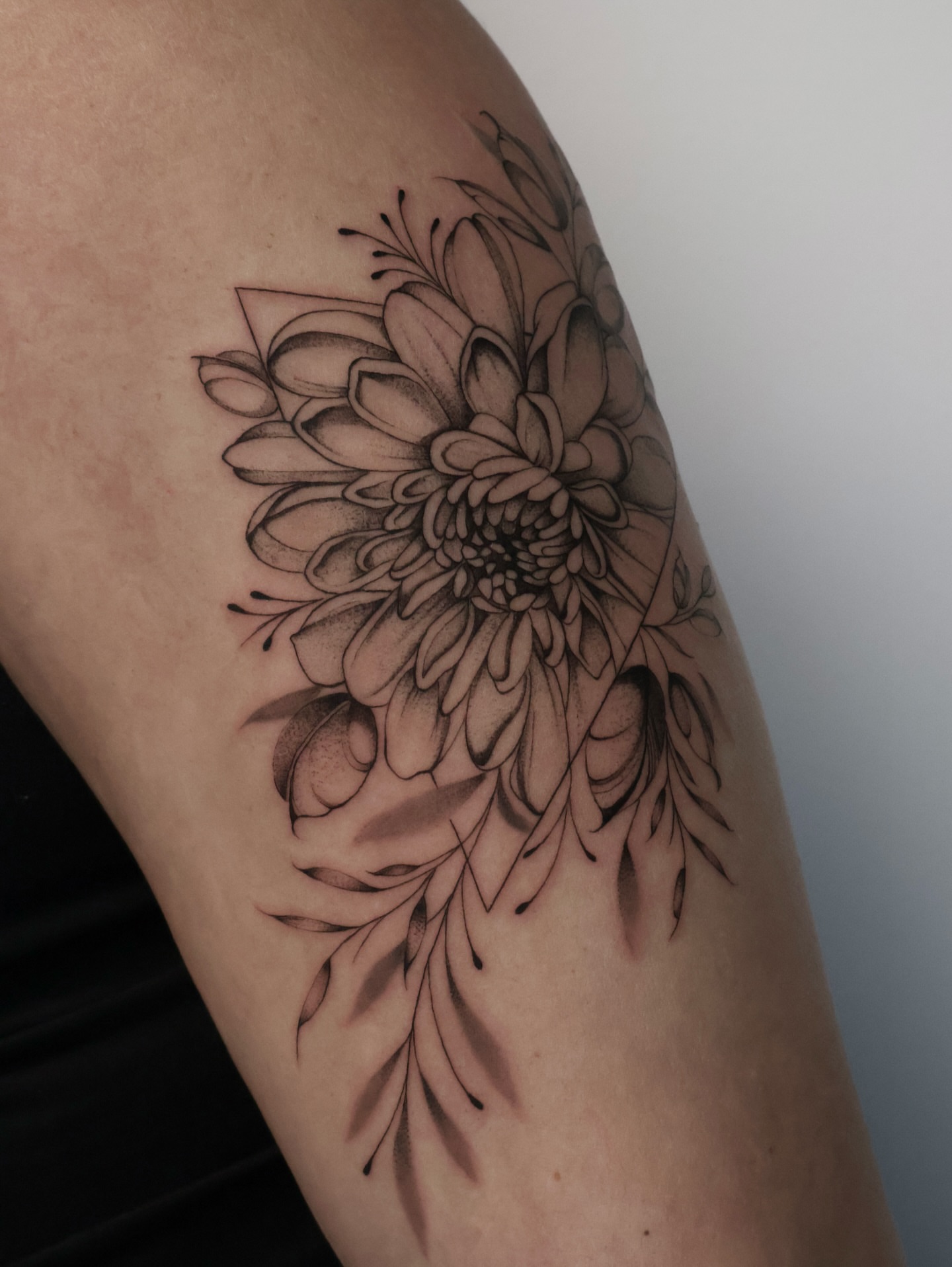 Tattoo by @milenamano.tattoo — black_and_grey
