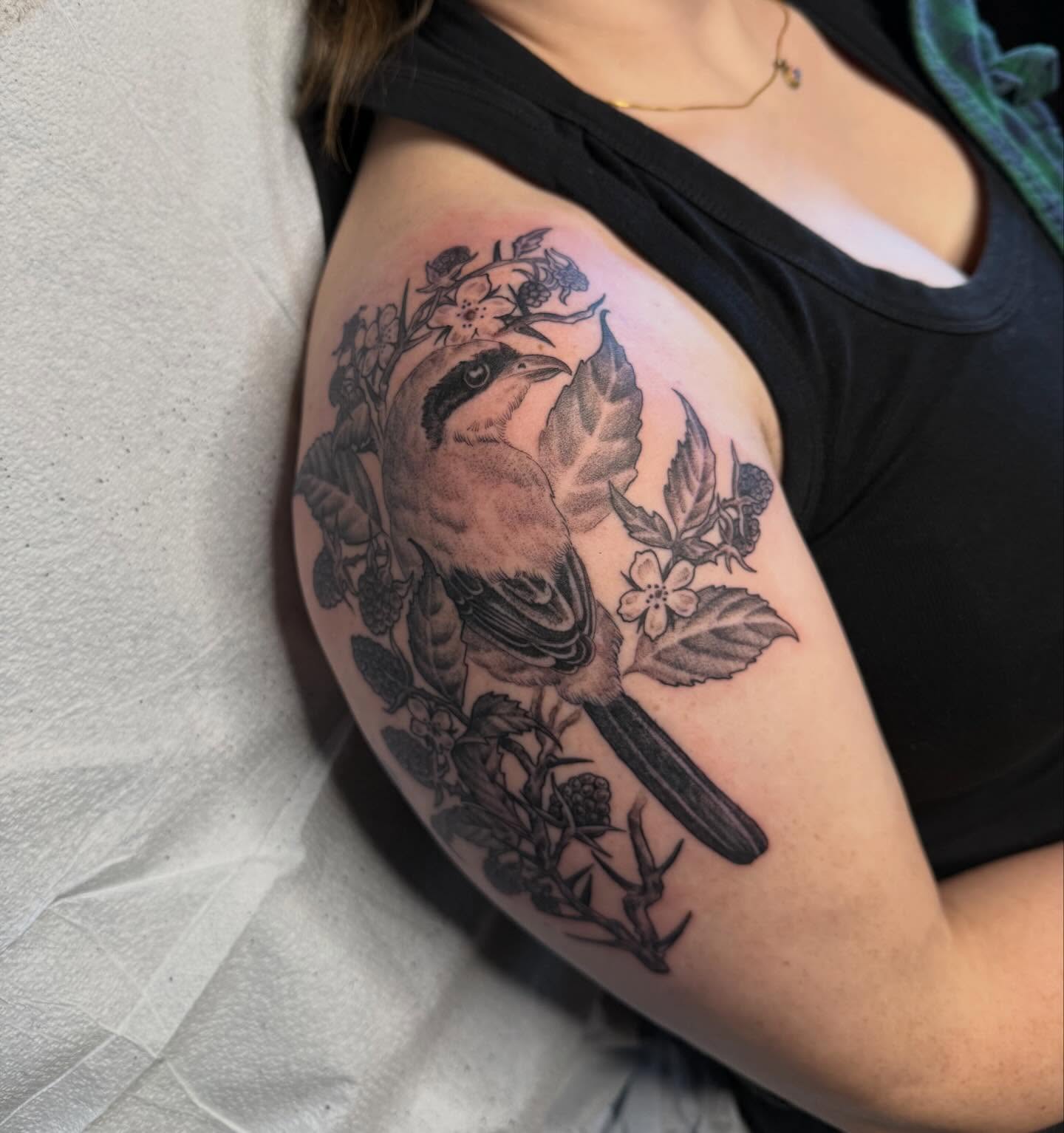 Bird and flowers realism tattoo on the shoulder by Cort Prescott 🕸 OKC Tattoo Artist, Oklahoma City, Oklahoma