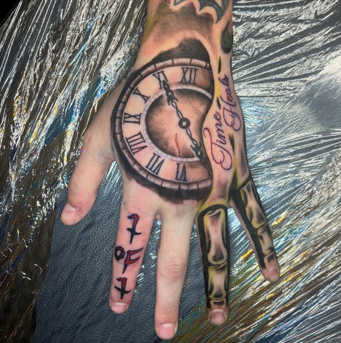 Clock realism tattoo on the hand by 𓂀 𝕊ℍ𝔼𝕃𝕃𝕐 𓂀