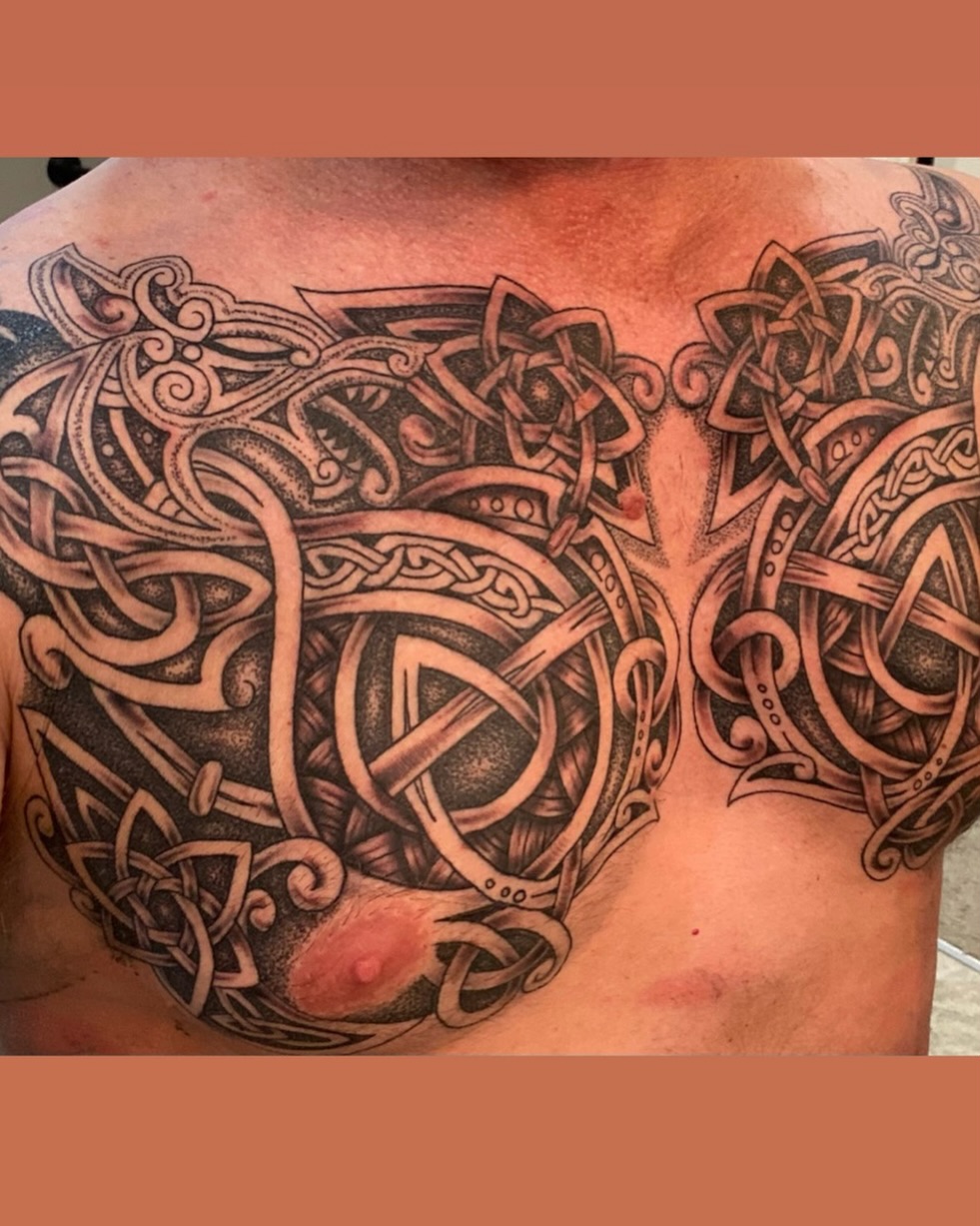 Tattoo by @daverodrigueztattoos — black_and_grey, geometric