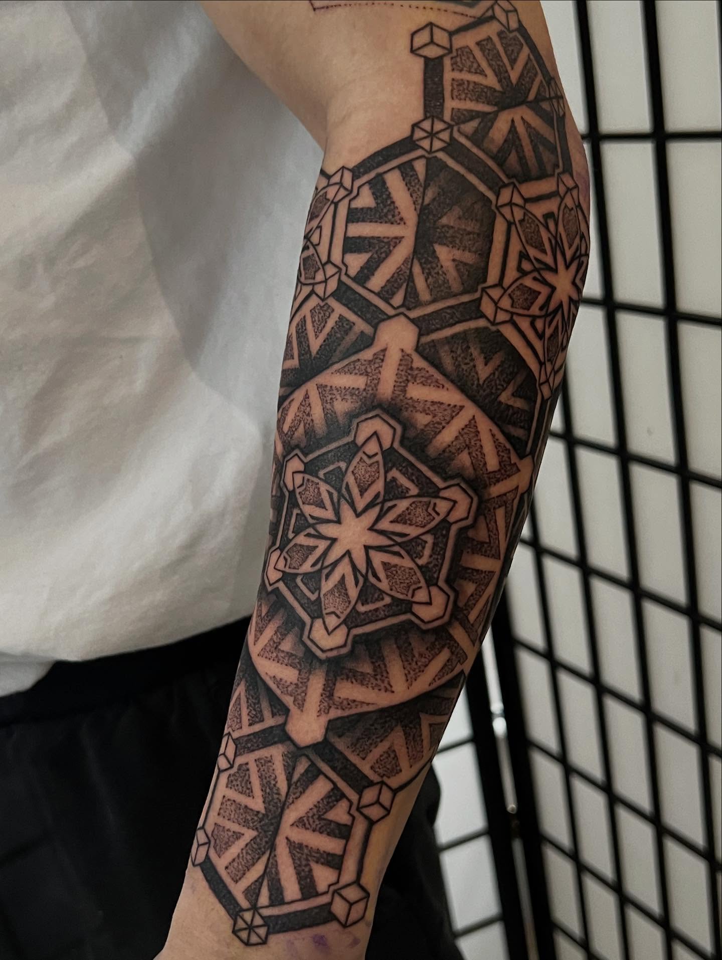 Tattoo by @frankendots — geometric