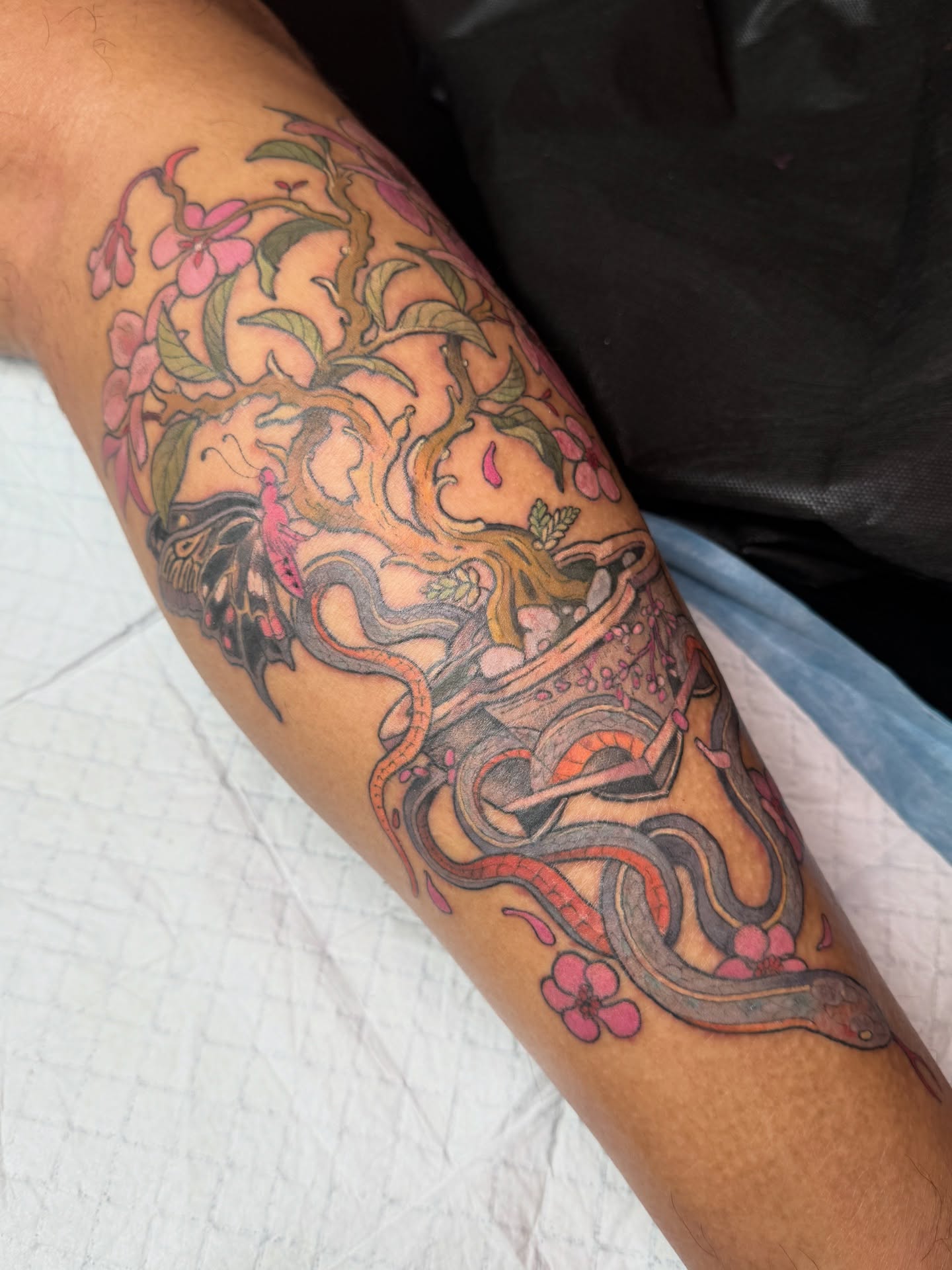 Tattoo by @scaledxwingstattoo โ japanese_irezumi, dotwork