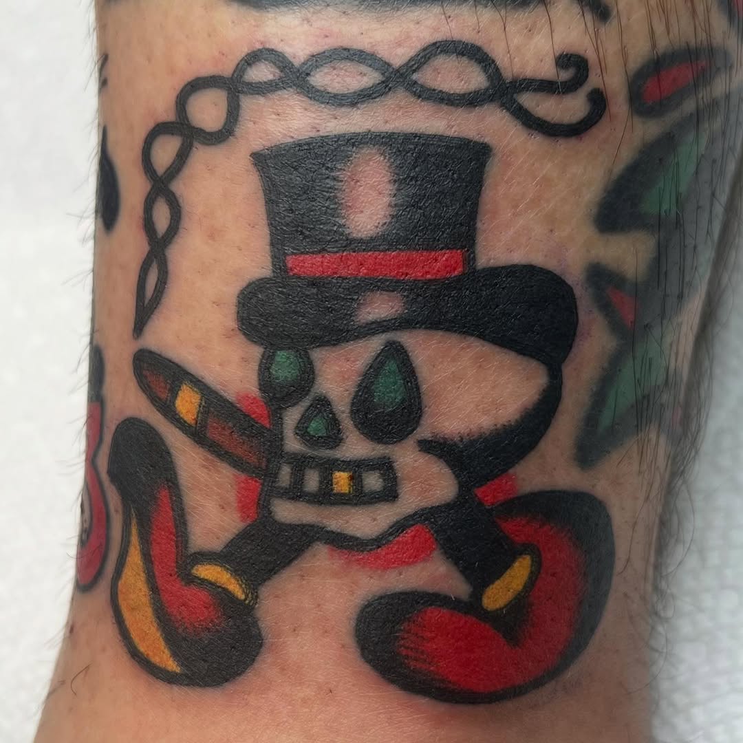 Tattoo by @mikeychestnuts — american_traditional