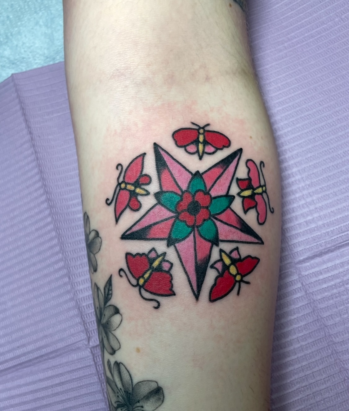 Tattoo by @love4evertatt2 — geometric