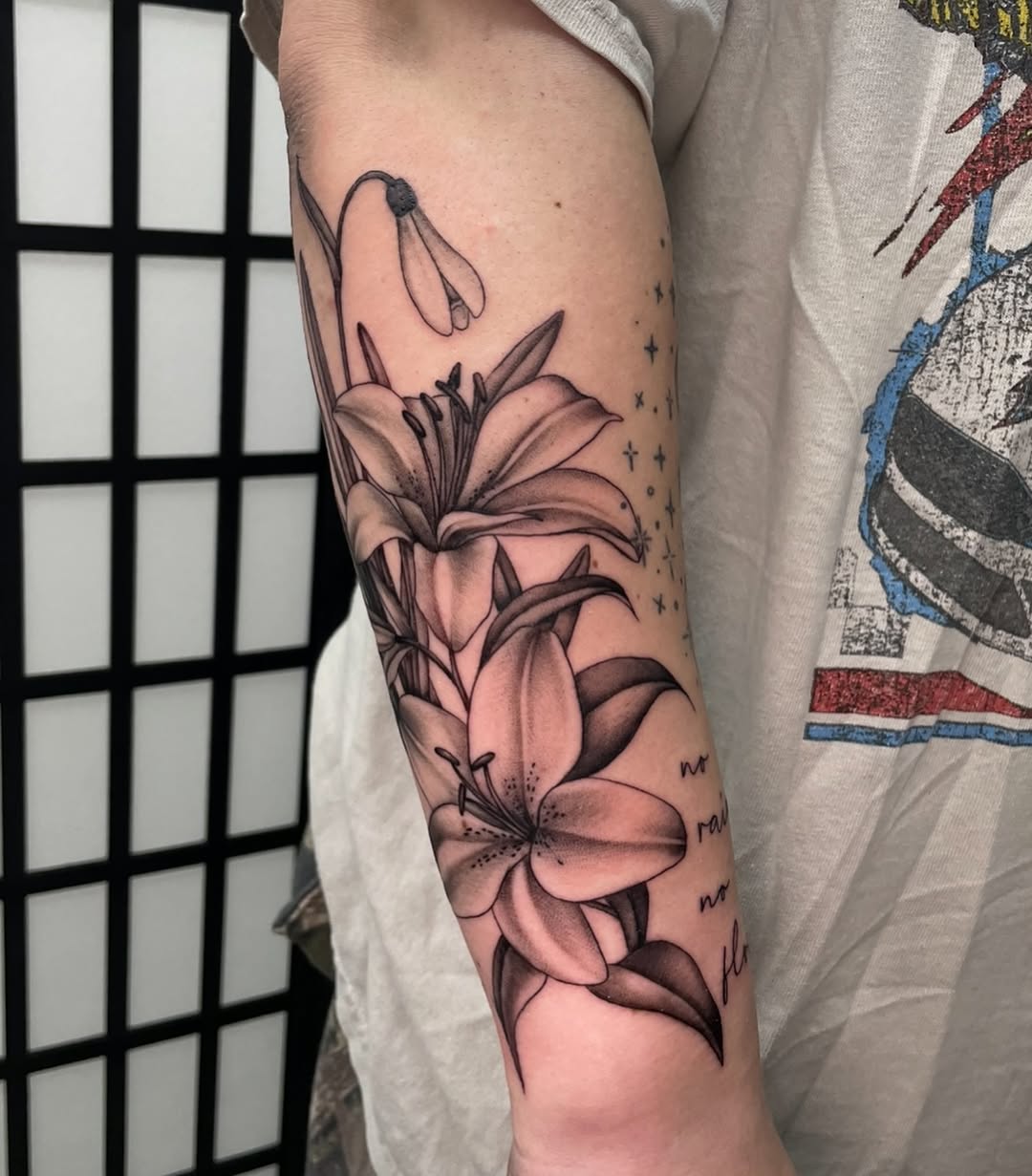 Tattoo by @kleewazhere โ black_and_grey, realism