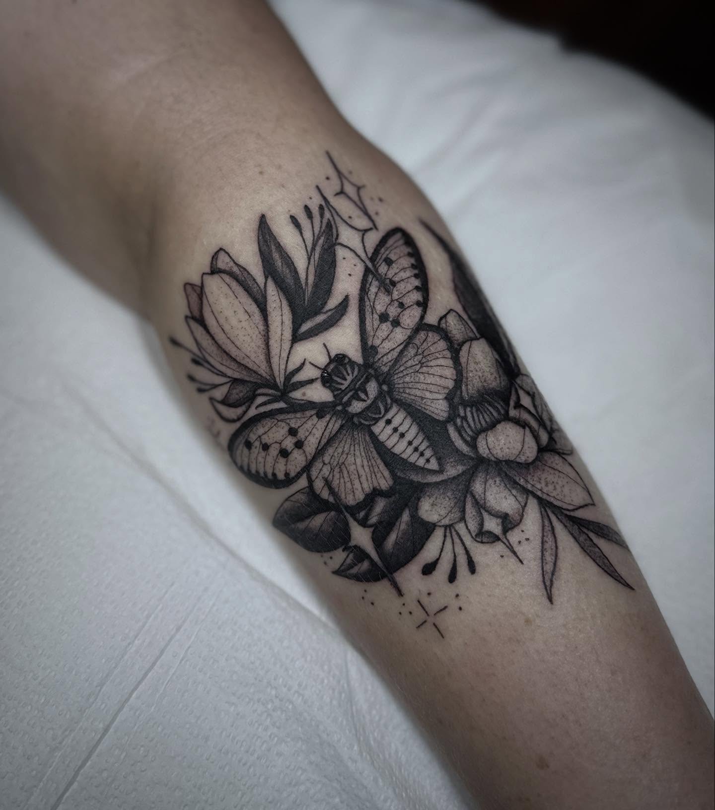 Butterfly and flowers dotwork tattoo on the forearm by 🕸 ᴠɪᴠɪᴀɴ ʟᴏʀᴇ 🕸, Nashville, Tennessee