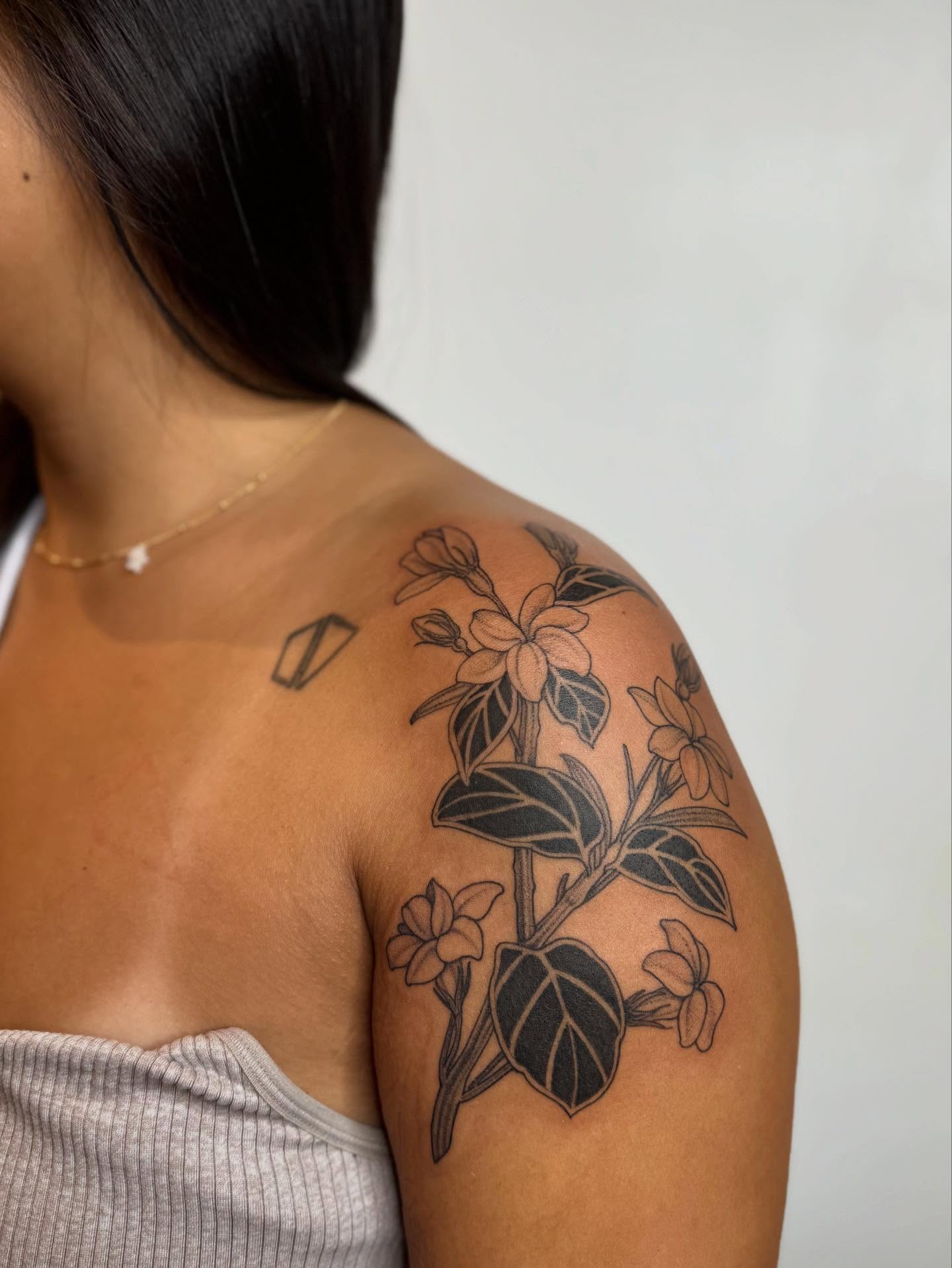 Tattoo by @liannadefleur β black_and_grey