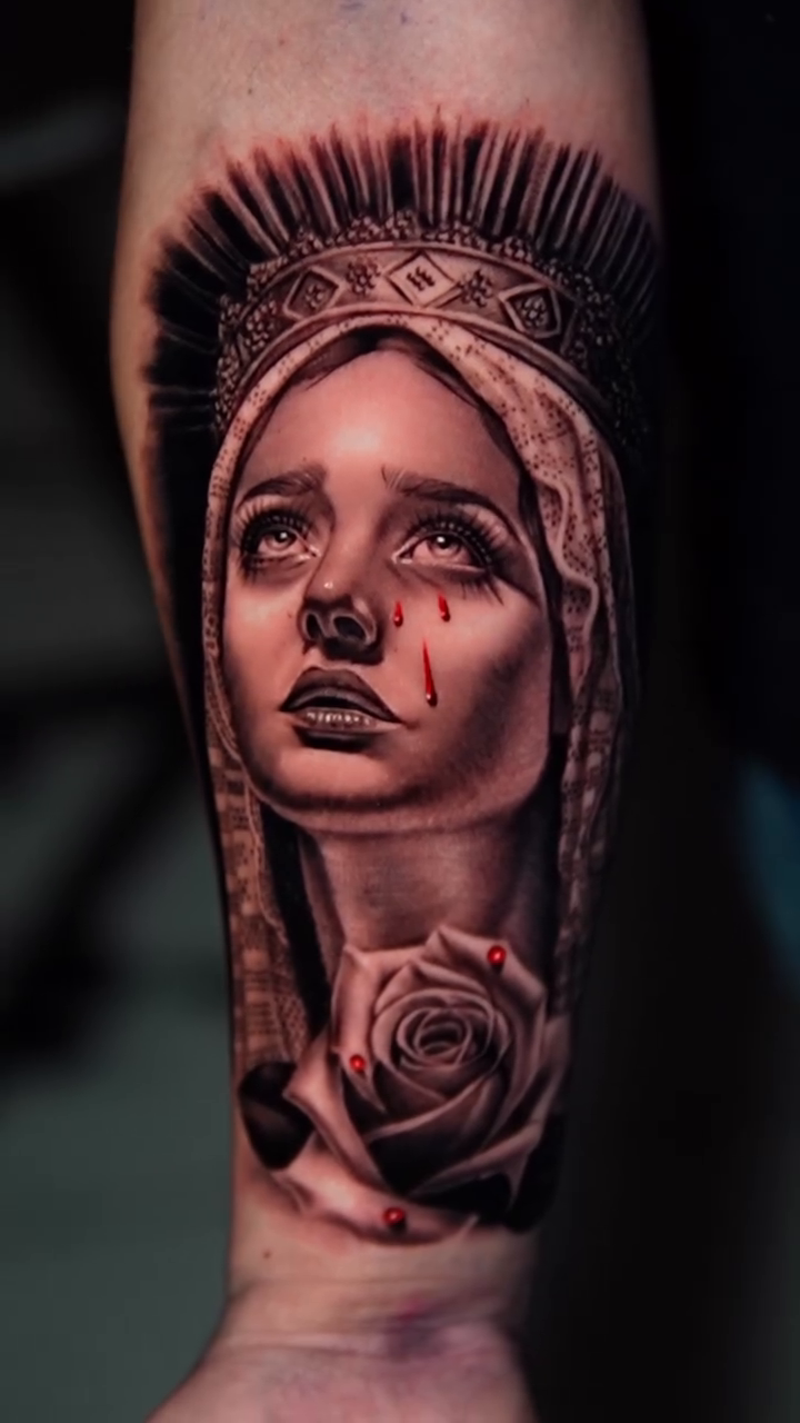 Woman with rose realism tattoo by Mariella Elizabeth Paul ππ€