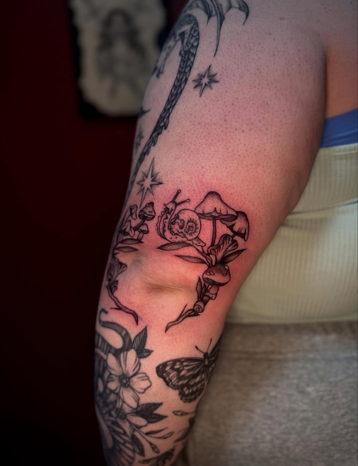 Tattoo by @causedonuts — black_and_grey