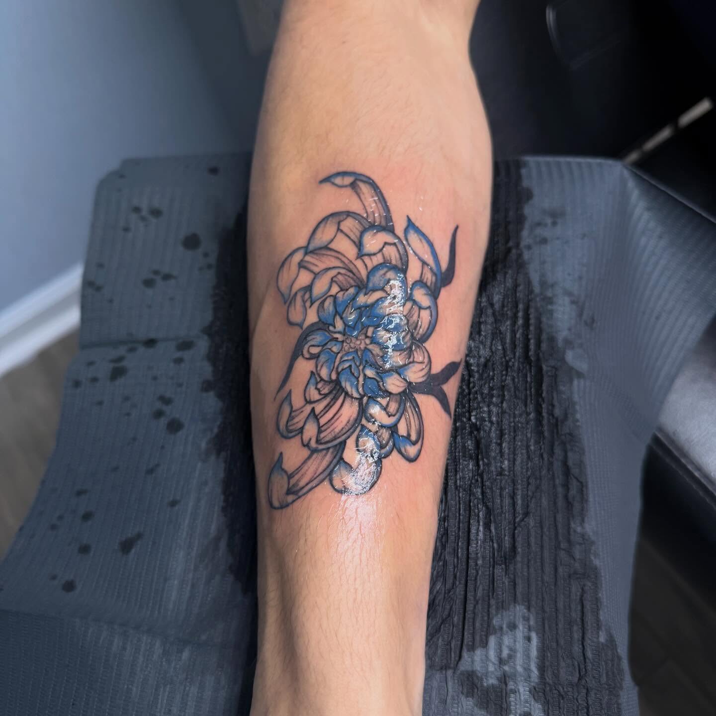 Tattoo by @stephsworldofink — black_and_grey