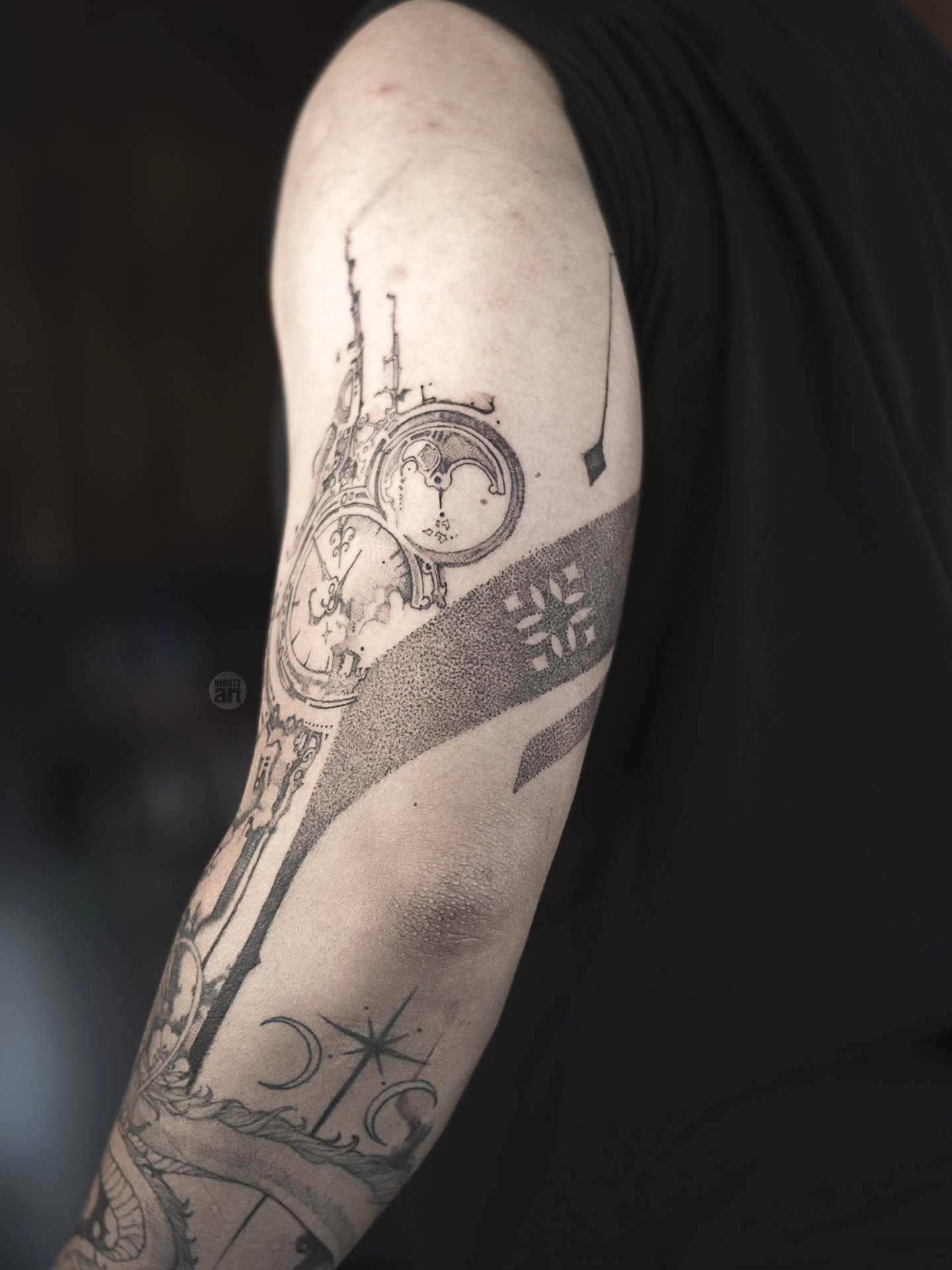Tattoo by @hinstzart — dotwork, geometric