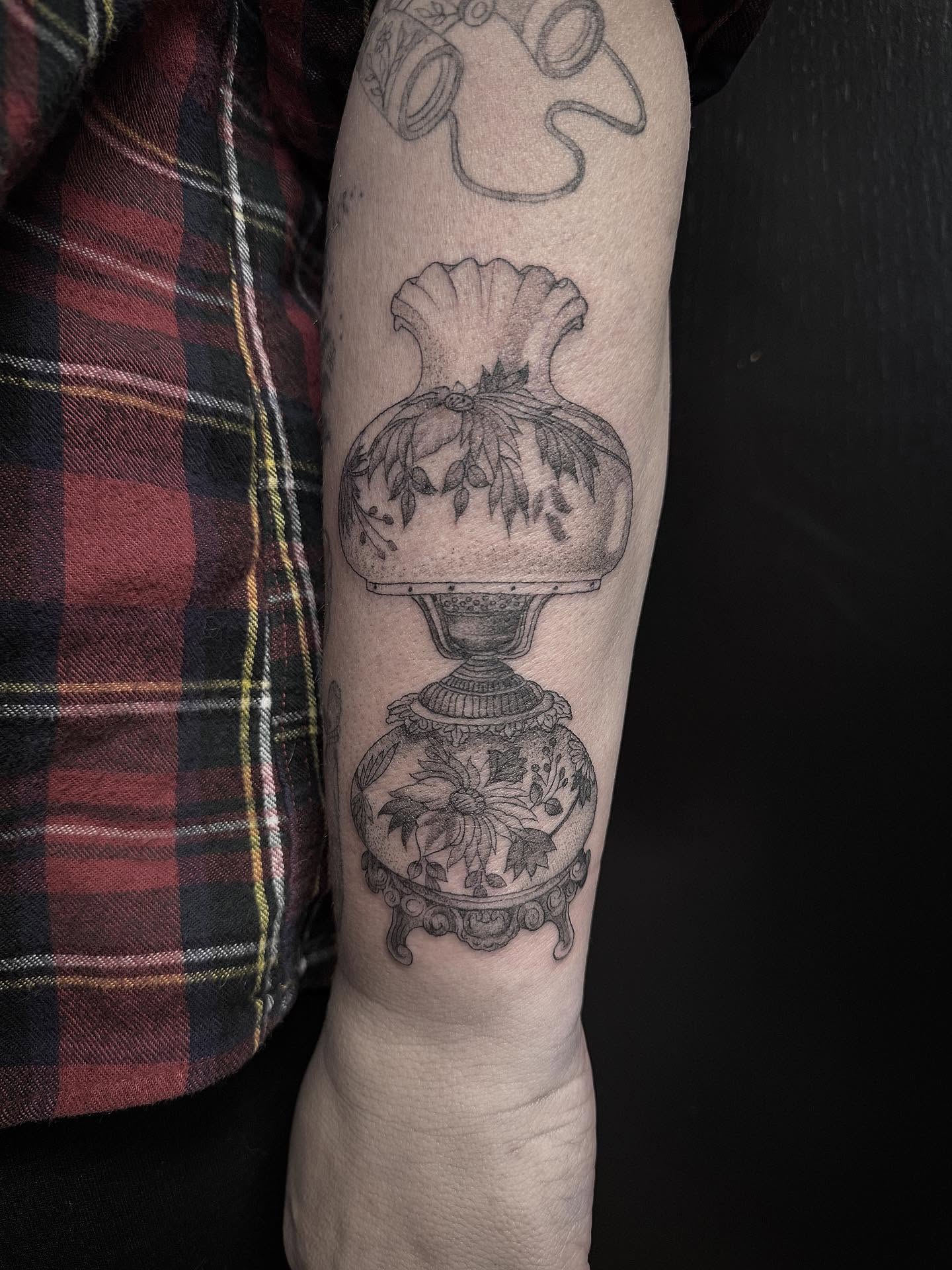 Tattoo by @bethanxvii — black_and_grey