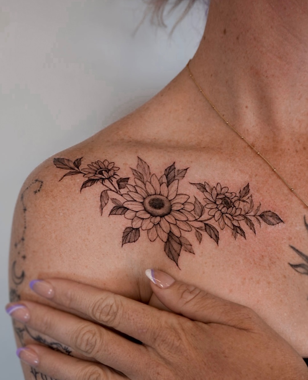 Sunflower bouquet black and grey tattoo on the shoulder by Hyn[hin]