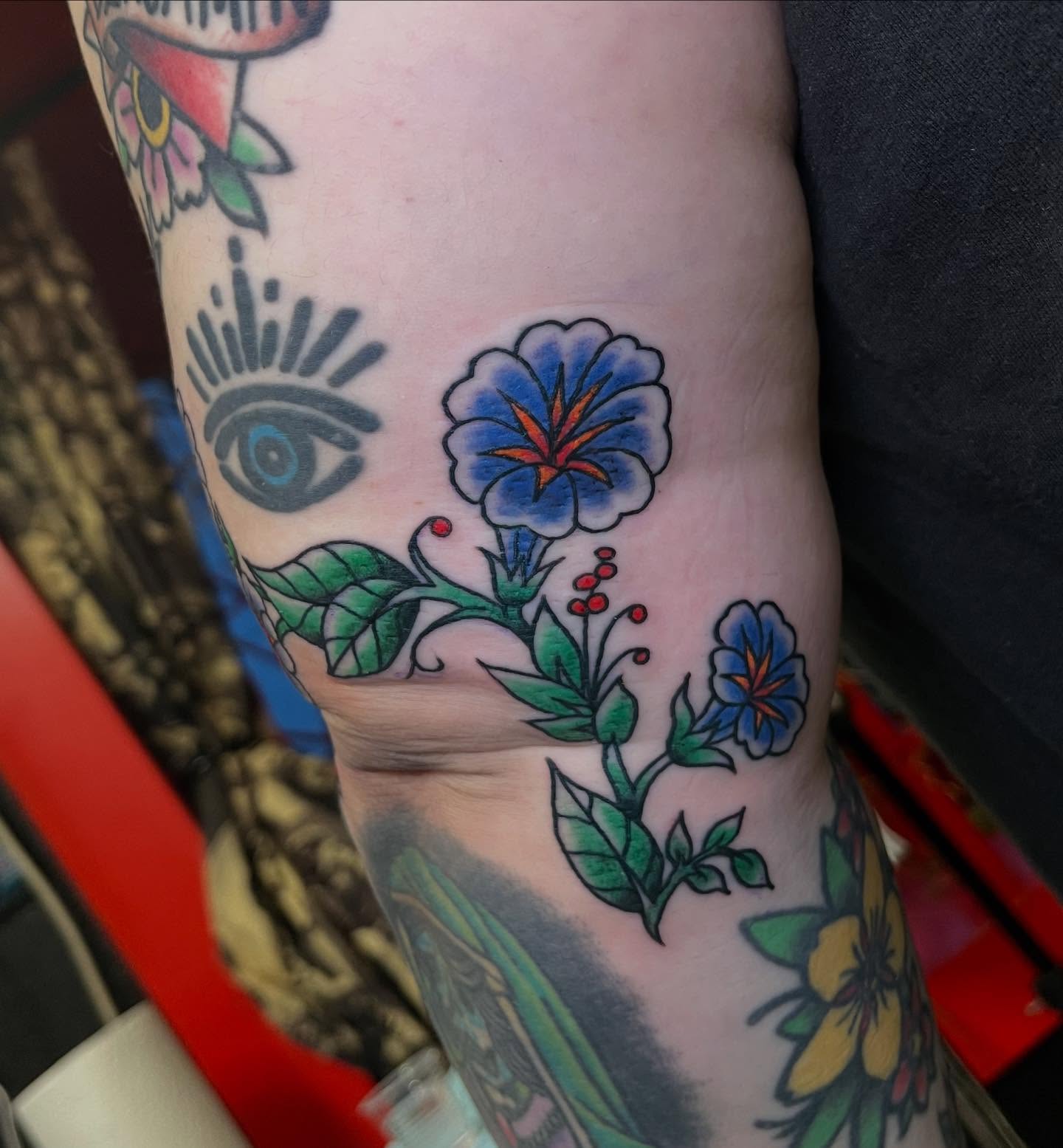 Floral arrangement American traditional tattoo on the forearm by Sean Swanson Tattoo Salem Oregon, Salem, Oregon