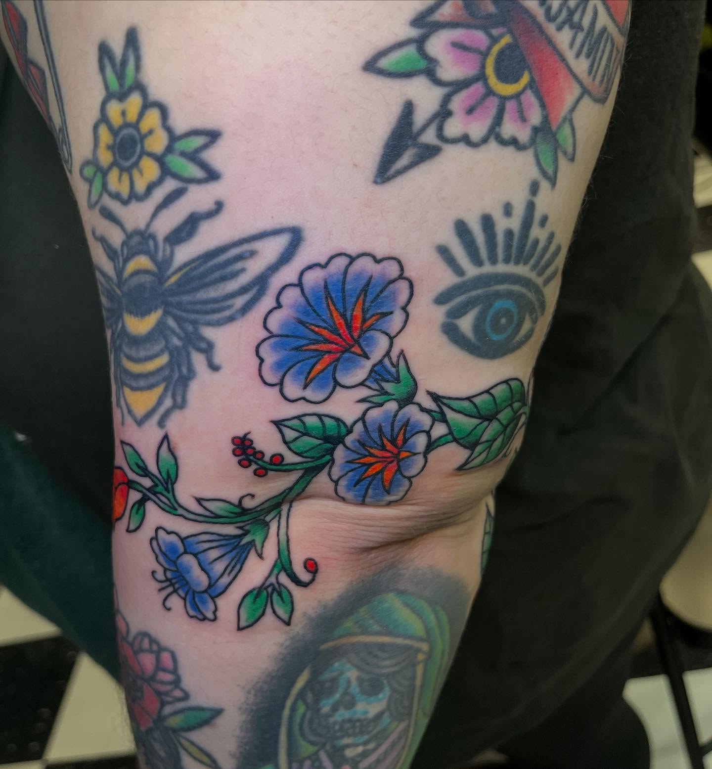 Floral and bee American traditional tattoo on the forearm by Sean Swanson Tattoo Salem Oregon, Salem, Oregon