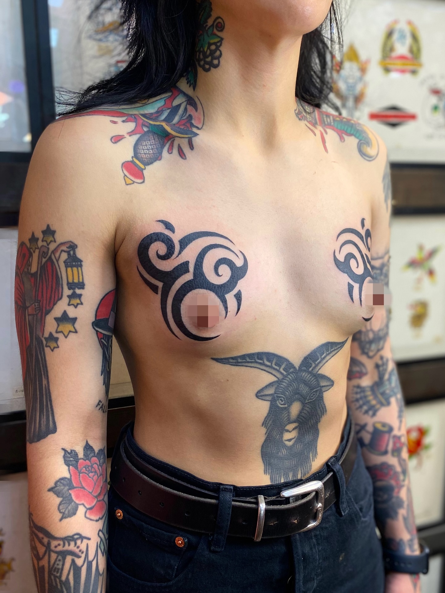 Tribal tribal tattoo on the chest by ⛓️ L̷i̷n̷n̷e̷a̷⛓️, Las Vegas, Nevada