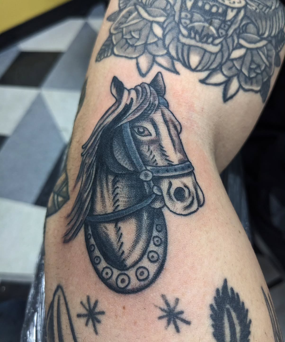 Tattoo by @leruetattoo — black_and_grey