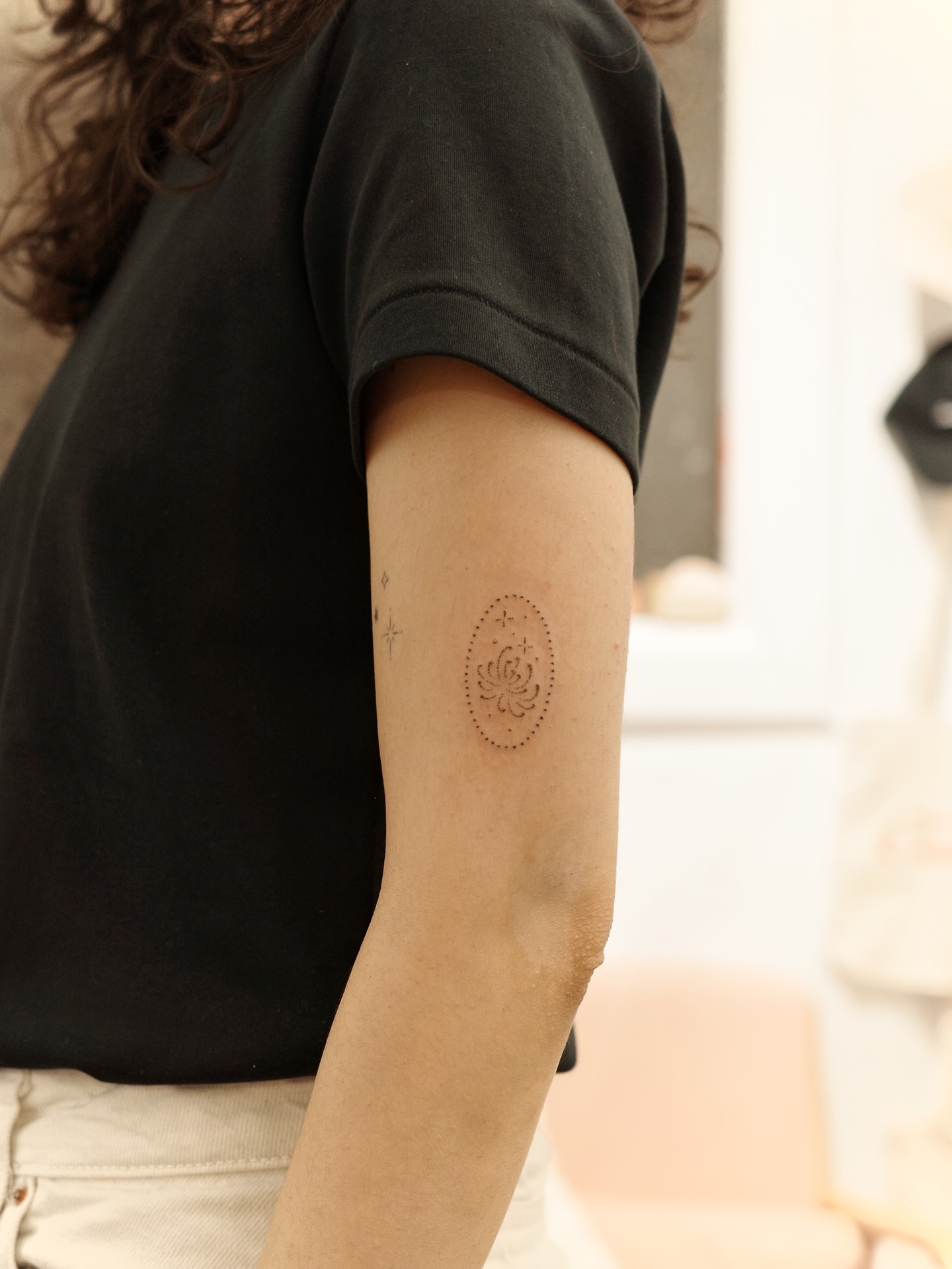 Tattoo by @itsumo.tats — dotwork