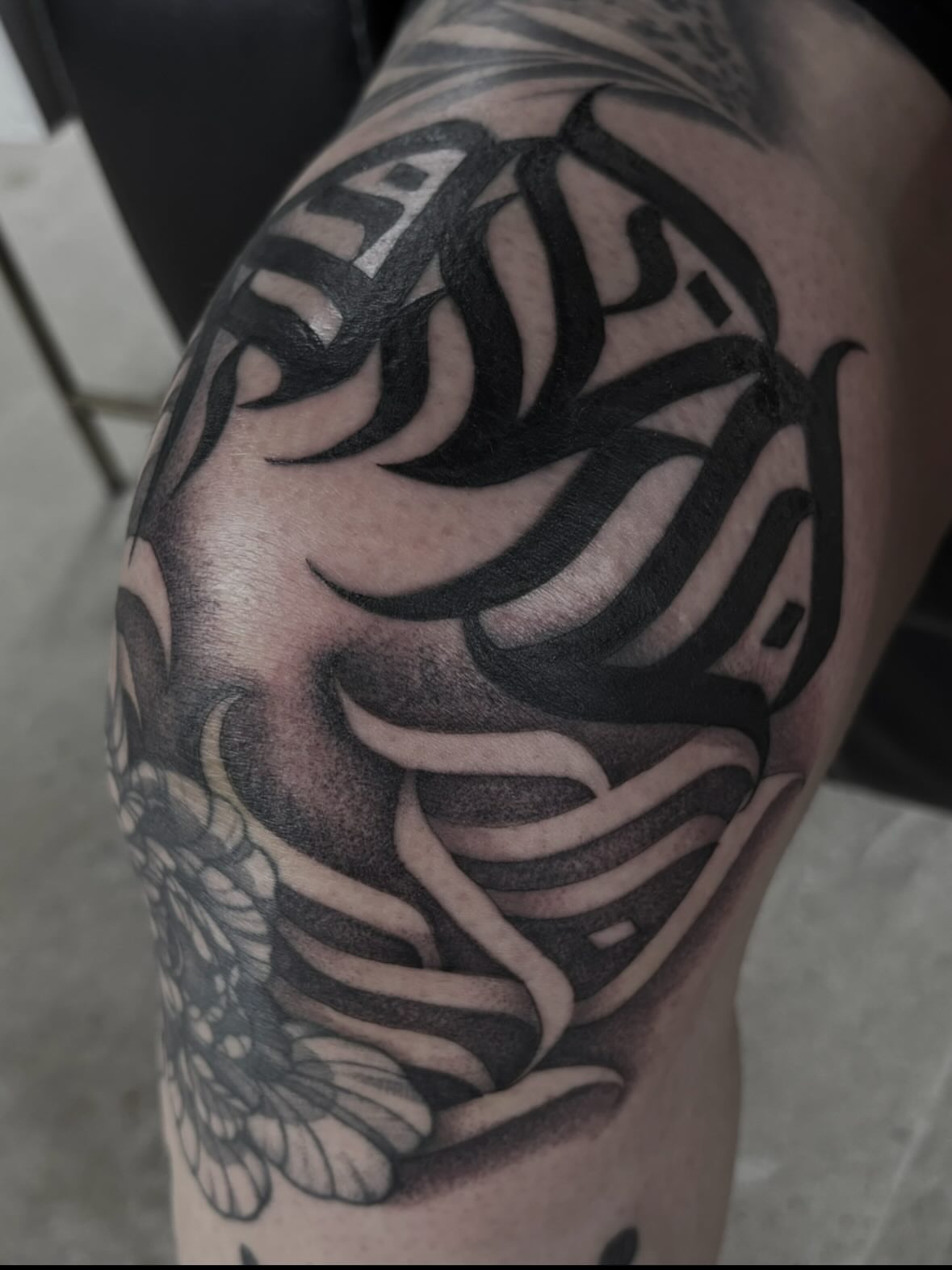 Tribal design tribal tattoo on the upper arm by Trusty Dizon Tattoo Artist