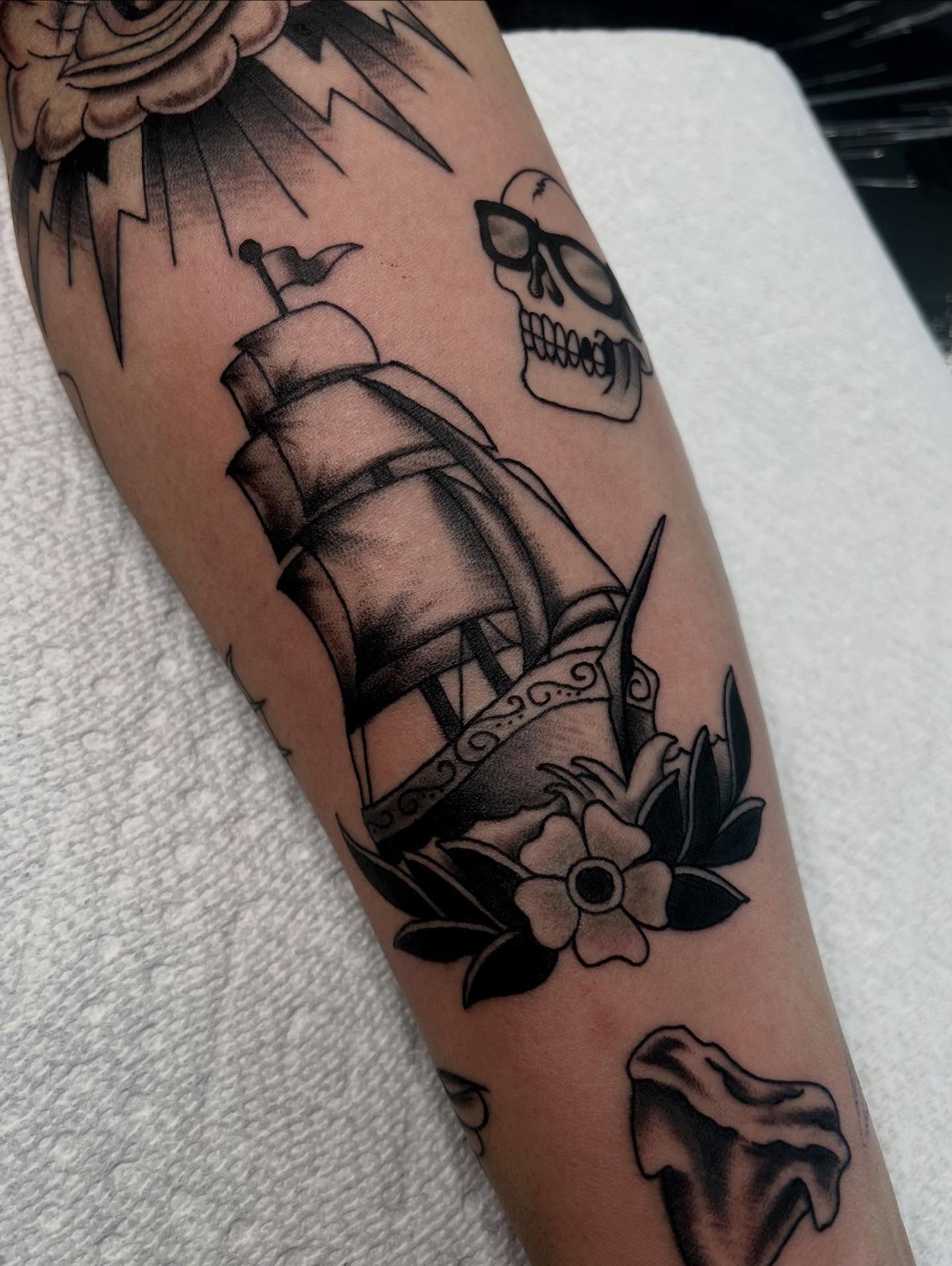 Ship and skull American traditional tattoo on the forearm by Kahlan ⍟