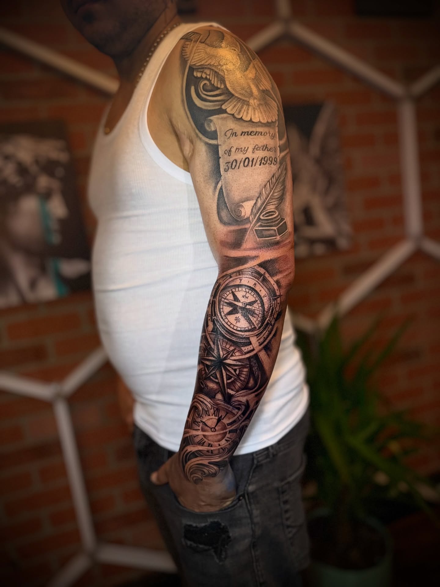 Compass and clock black and grey tattoo on the forearm by Andres Calvo🇺🇸🇨🇴