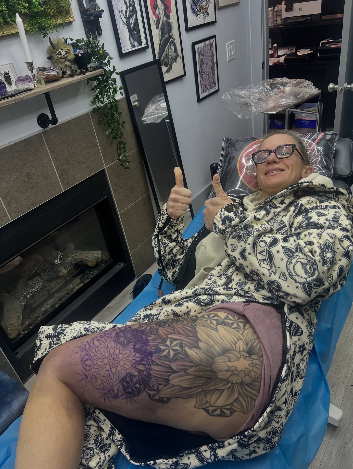 Floral mandala geometric tattoo on the thigh by Steve Peace Calgary based tattoo artist, Calgary, Alberta