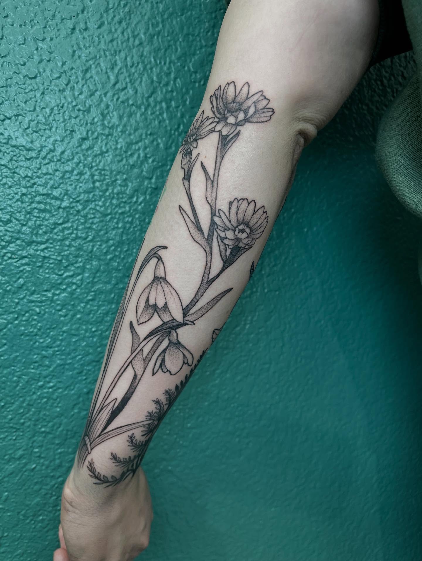 Tattoo by @snewbietattoos — black_and_grey