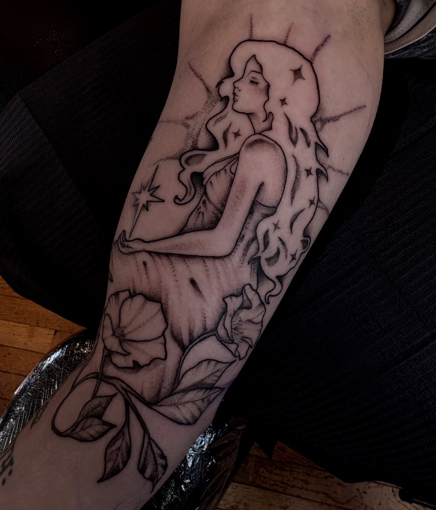 Mermaid realism tattoo on the forearm by 𓂃˚‧ 𓆸𝔏𝔦𝔫𝔷 ℭ𝔥𝔞𝔡𝔴𝔦𝔠𝔨 ੈ𑁍