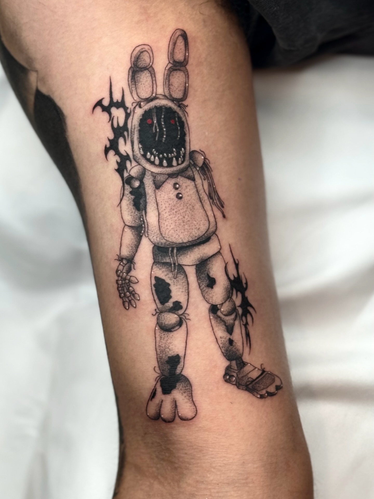 Robot bunny dotwork tattoo on the forearm by โโฎโ๐ถ๐๐ฝ๐๐๐ู เฃชโญ las vegas tattoo artist
