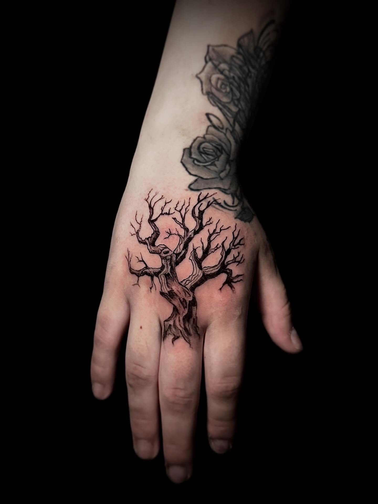 Tree black and grey tattoo on the hand by π΅ππππππ¦π€