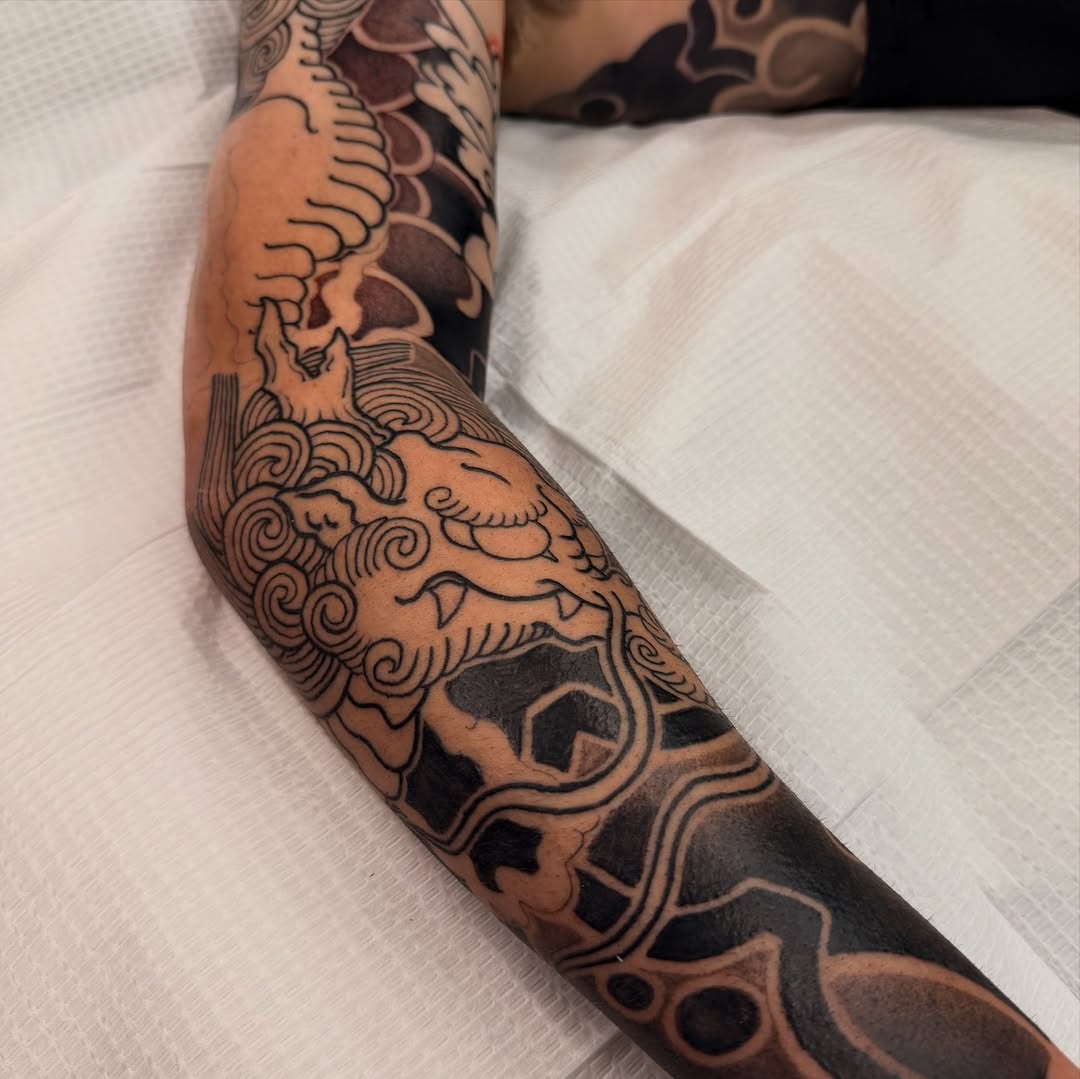 Tattoo by @rui_tattoos — japanese_irezumi, blackwork