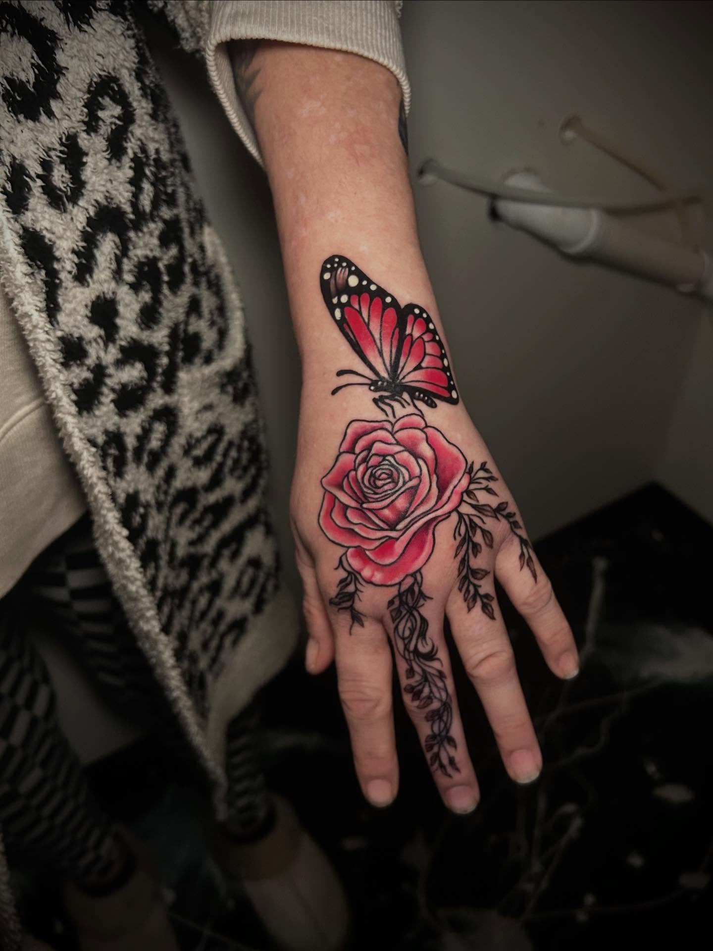 Tattoo by @amry.tattoos — realism, dotwork