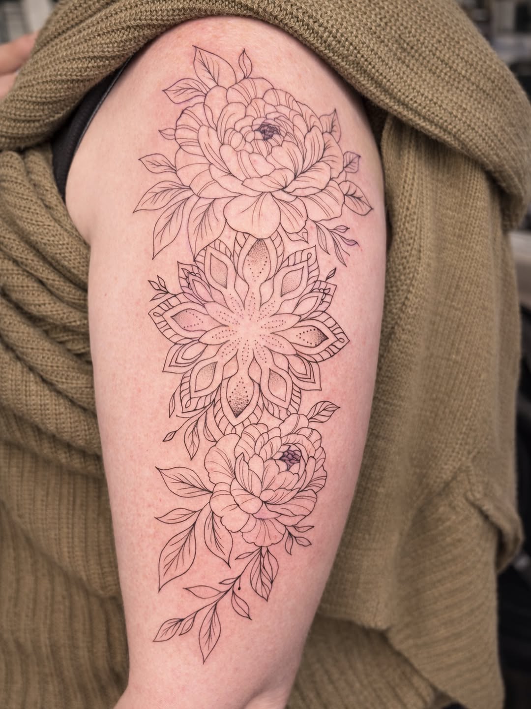 Tattoo by @takyro_finelinetattoo — fine_line, ornamental
