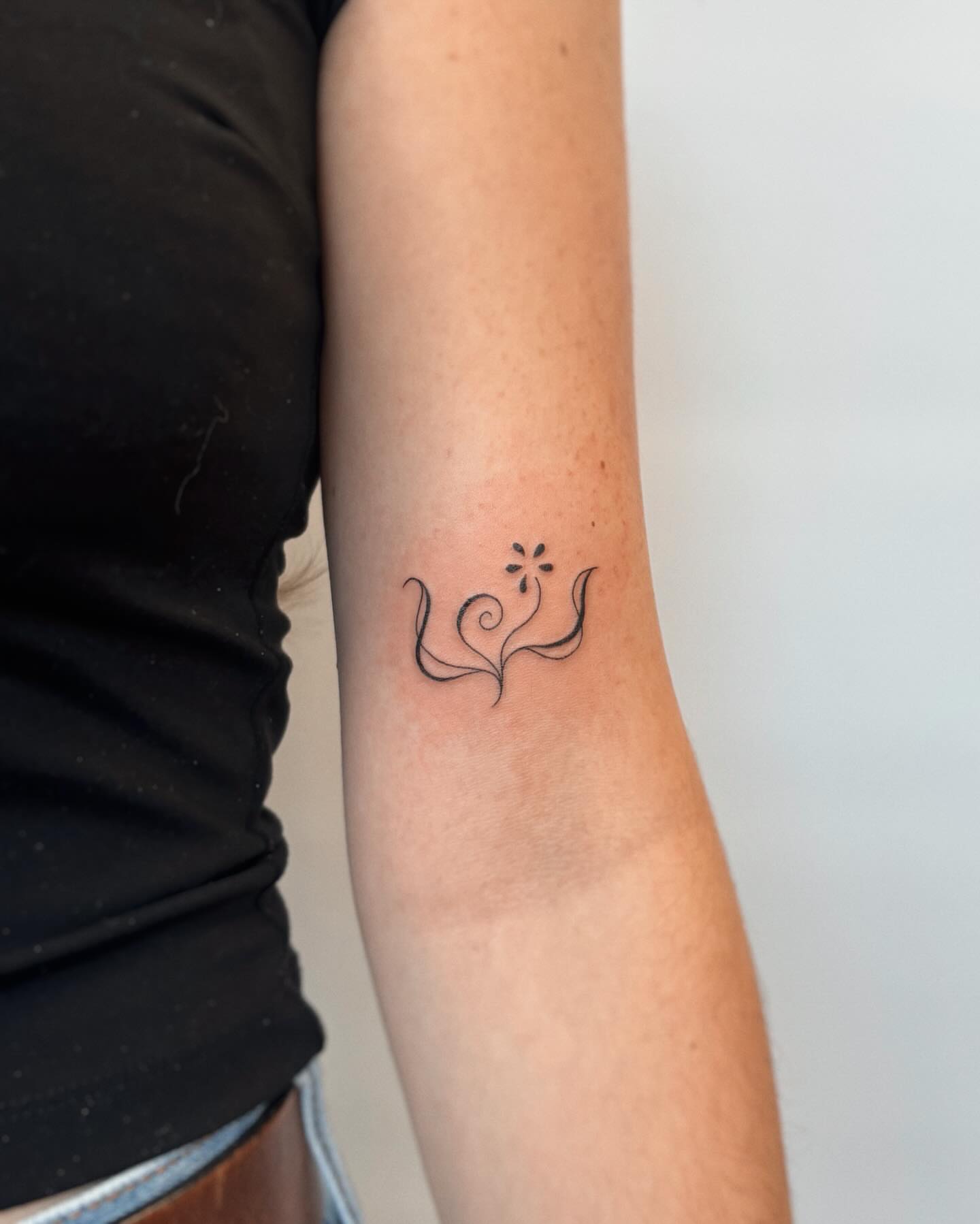 Tattoo by @rouupillon — minimalist