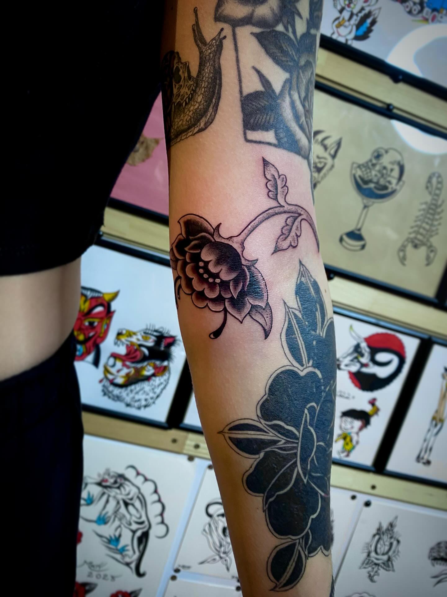 Tattoo by @bloodmilkandhoney — black_and_grey