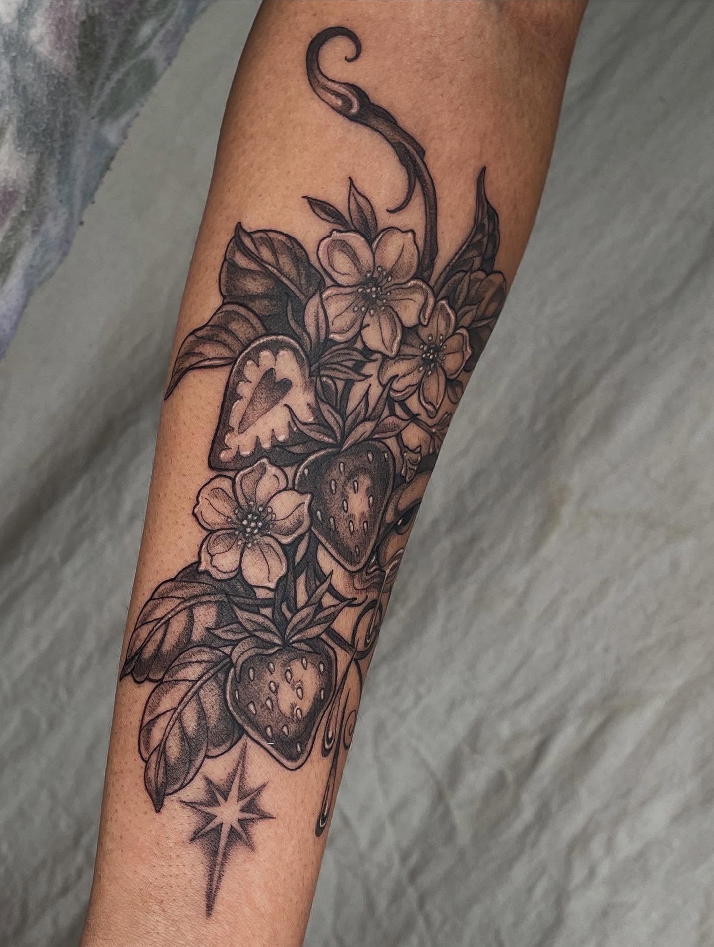 Tattoo by @whatreiley β black_and_grey
