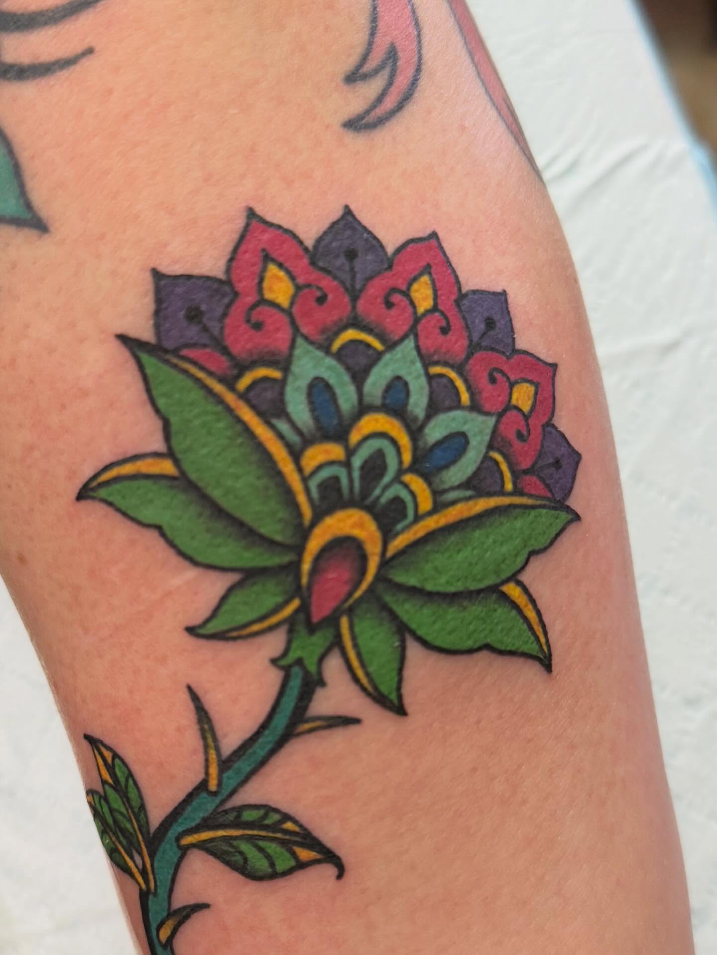 Lotus flower American traditional tattoo on the thigh by Liz Glitz - Philadelphia Tattoo Artist