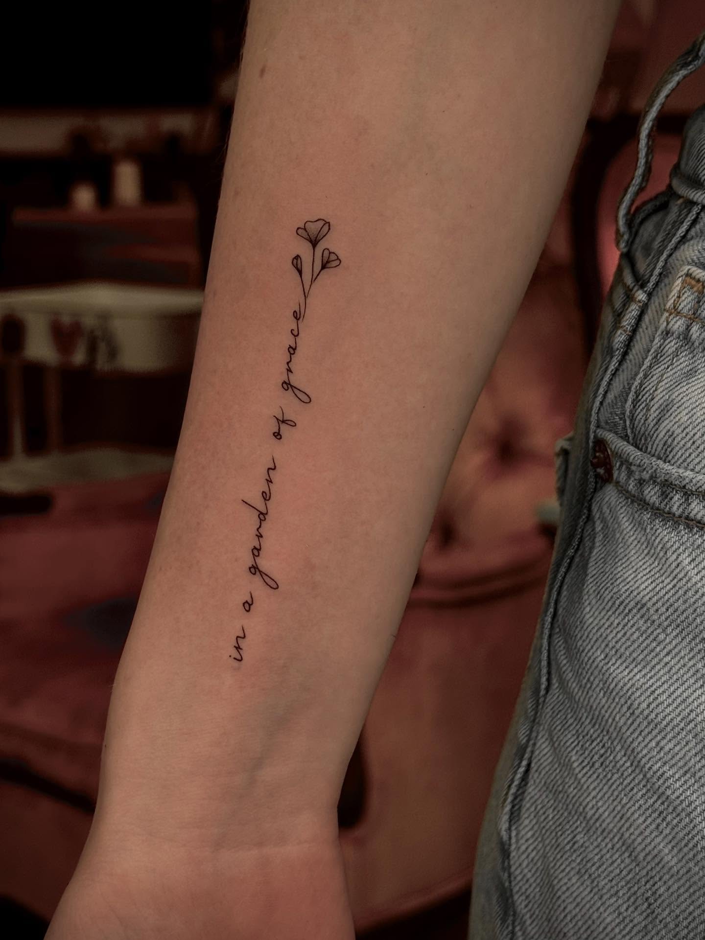 Tattoo by @tattoowithli — fine_line
